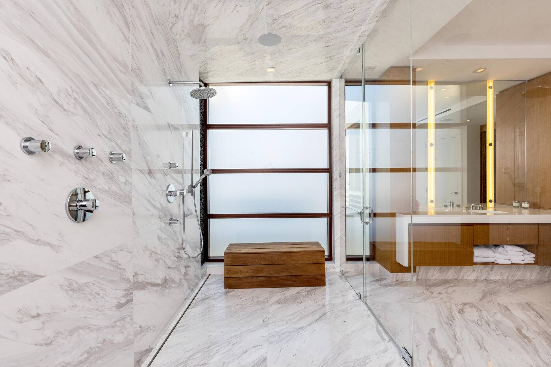 10 Pelican Drive, Fort Lauderdale, FL 33301 Master Bath