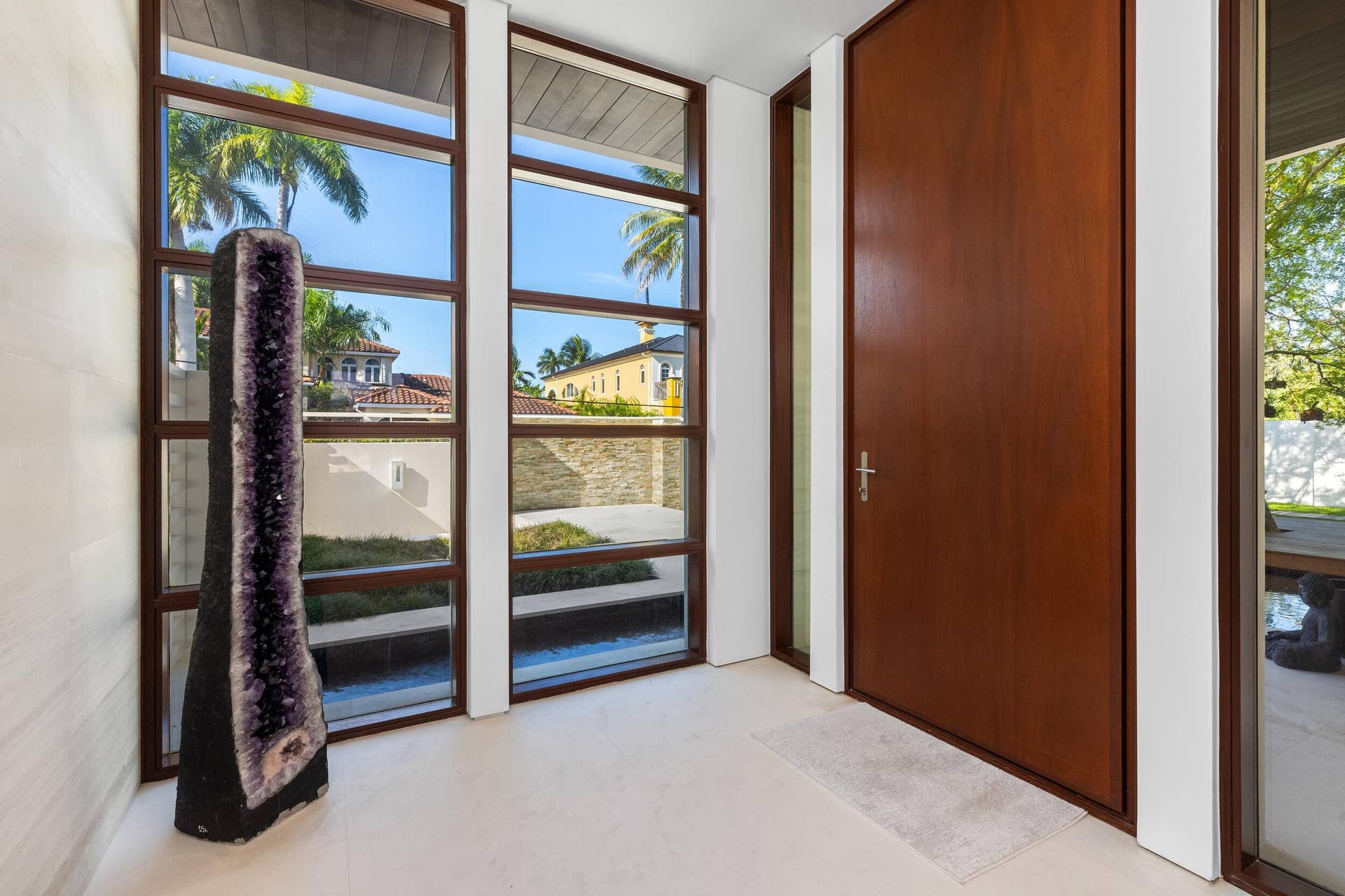 10 Pelican Drive, Fort Lauderdale, FL 33301 Foyer