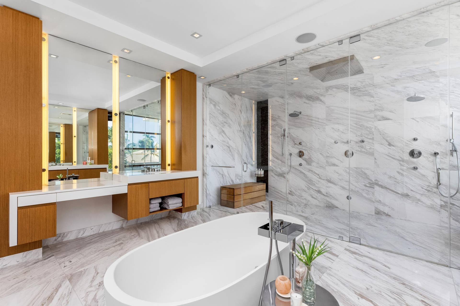 10 Pelican Drive, Fort Lauderdale, FL 33301 Master Bath