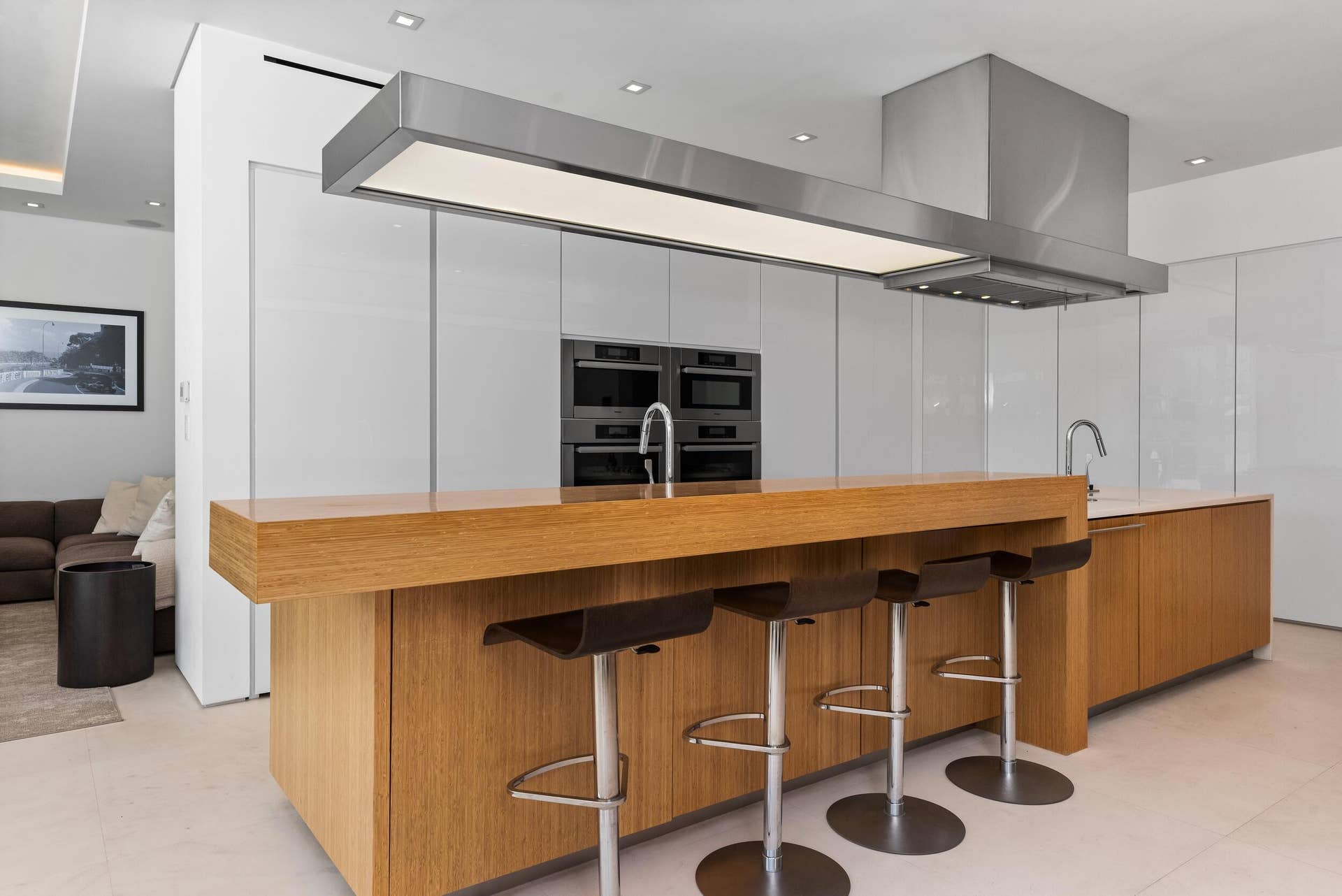 10 Pelican Drive, Fort Lauderdale, FL 33301 Kitchen