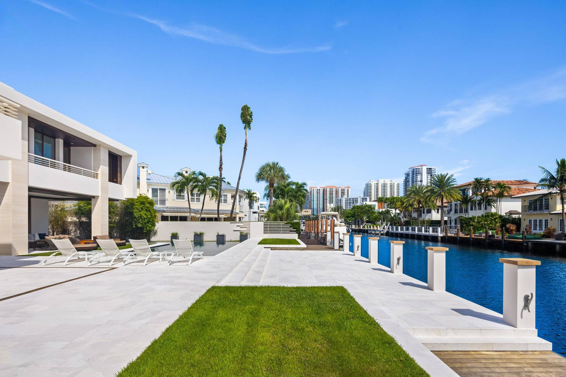10 Pelican Drive, Fort Lauderdale, FL 33301 Waterfront