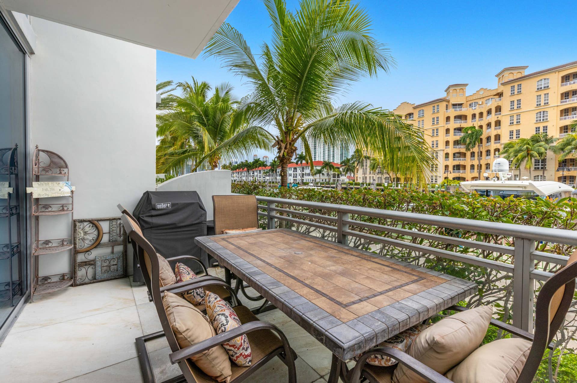 2950 NE 188th Street, #122, Aventura, FL 33180 CJ5A2468