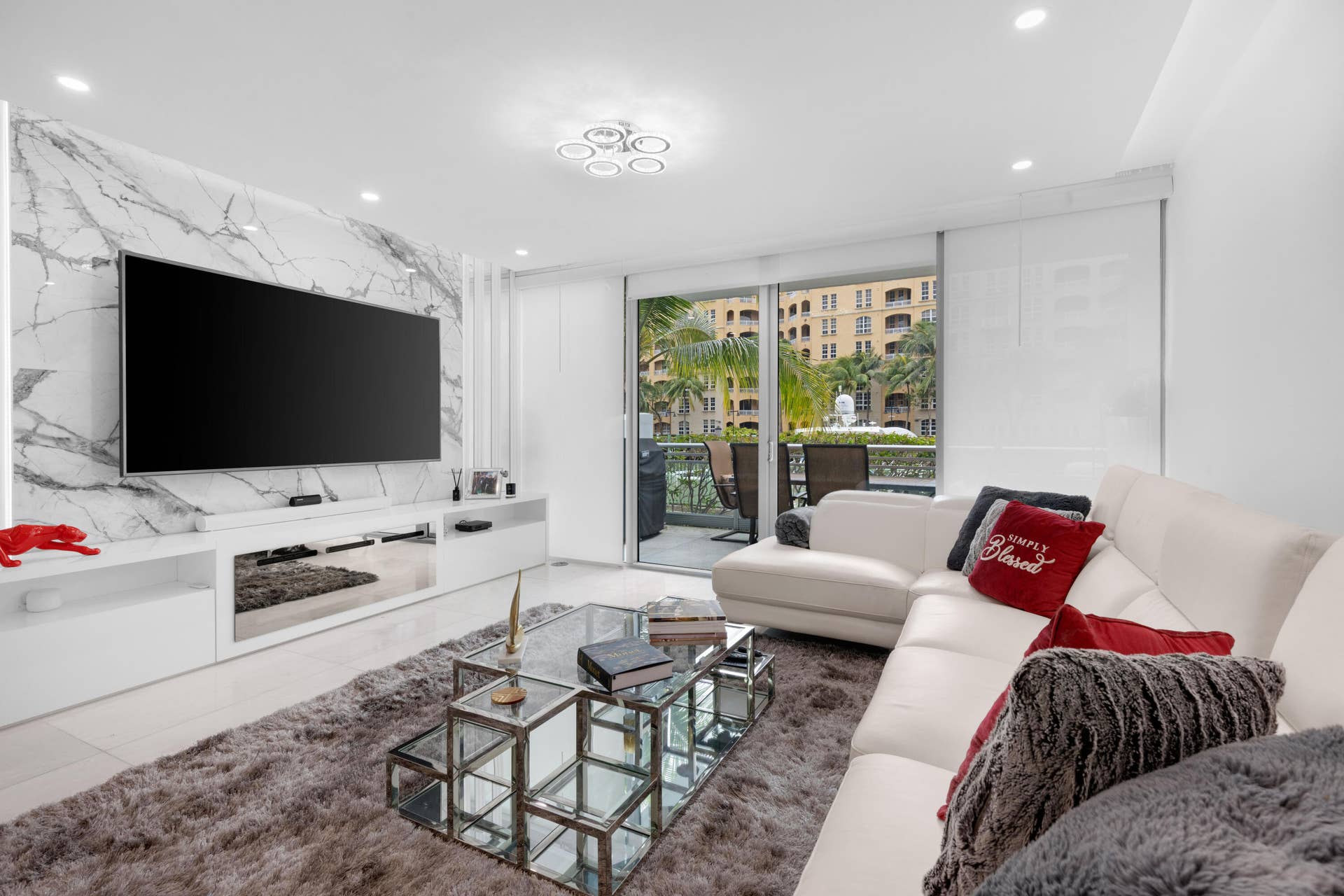 2950 NE 188th Street, #122, Aventura, FL 33180 CJ5A2422