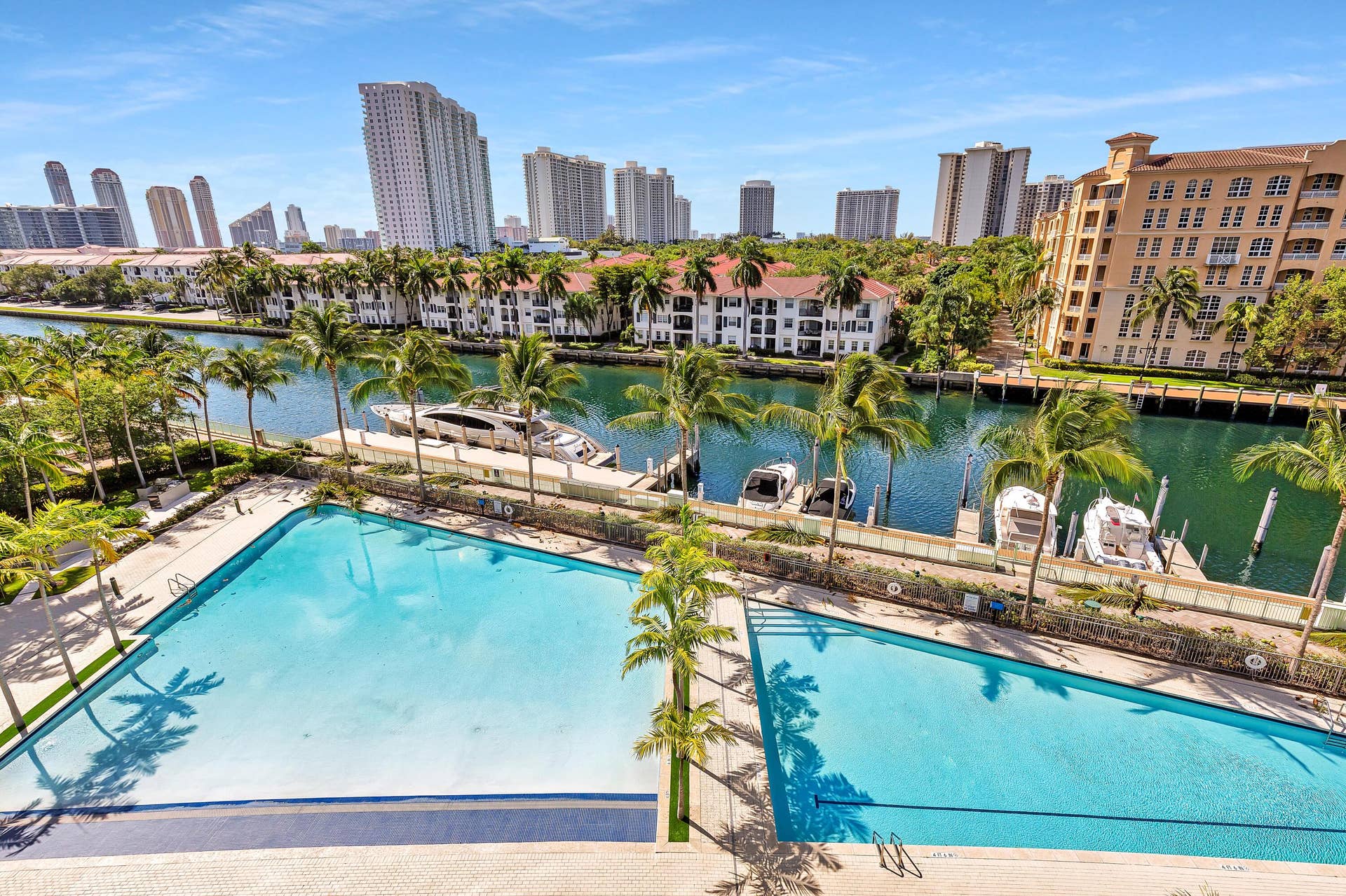 2950 NE 188th Street, #122, Aventura, FL 33180 0K6A8809