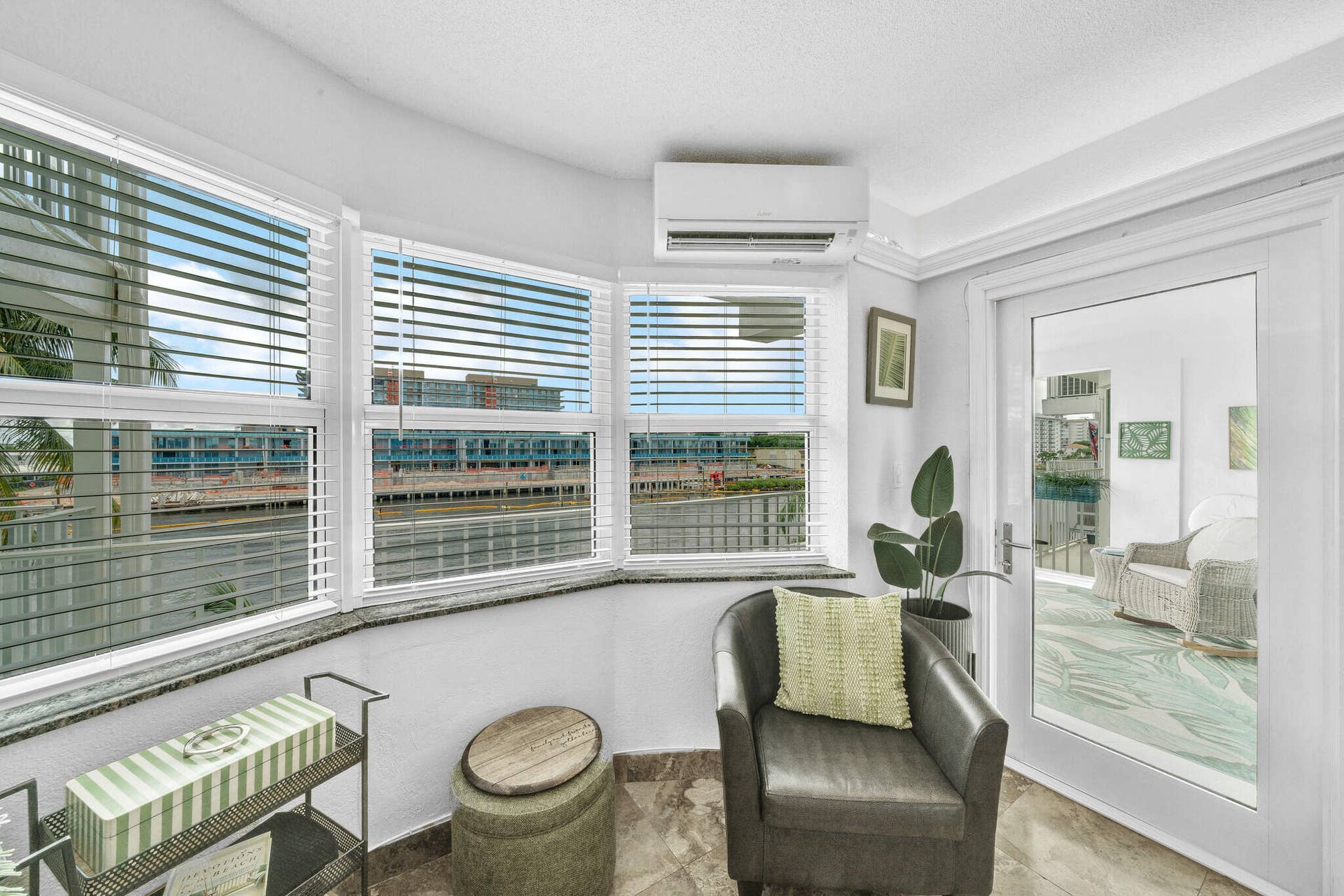 8 Balcony (1)
