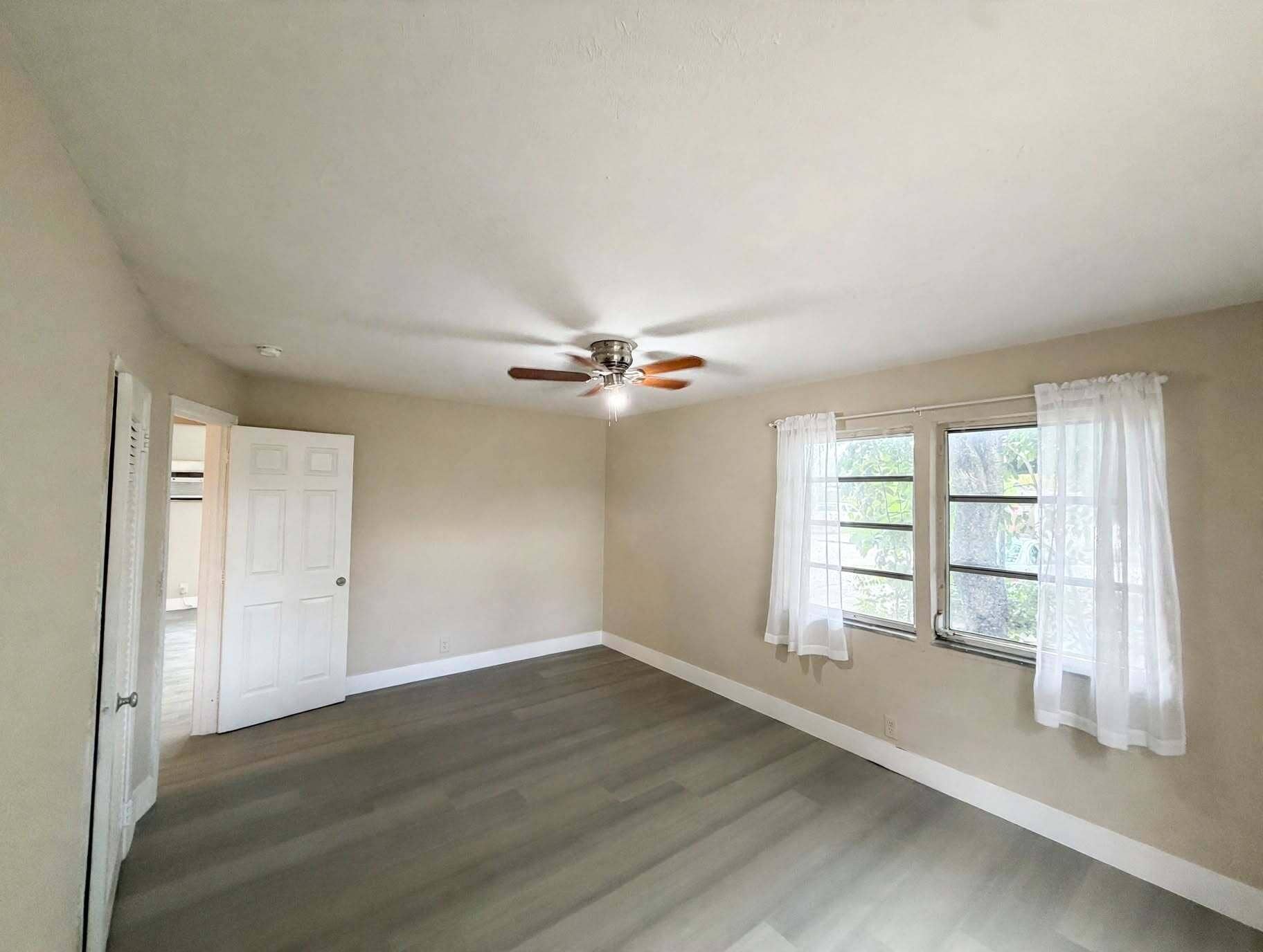 216 NW 12TH Court, #3, Pompano Beach, Pompano Beach, FL 33060 IMG_8024-no-full-courtain-from-the-top