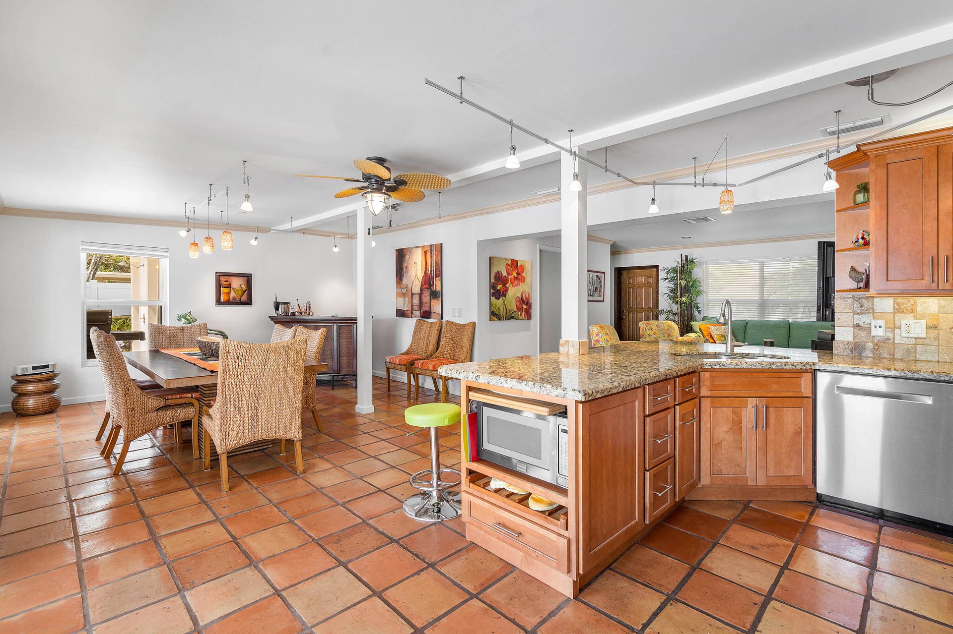 2330 NE 48TH Street NE, Lighthouse Point, Lighthouse Point, FL 33064 KItchen