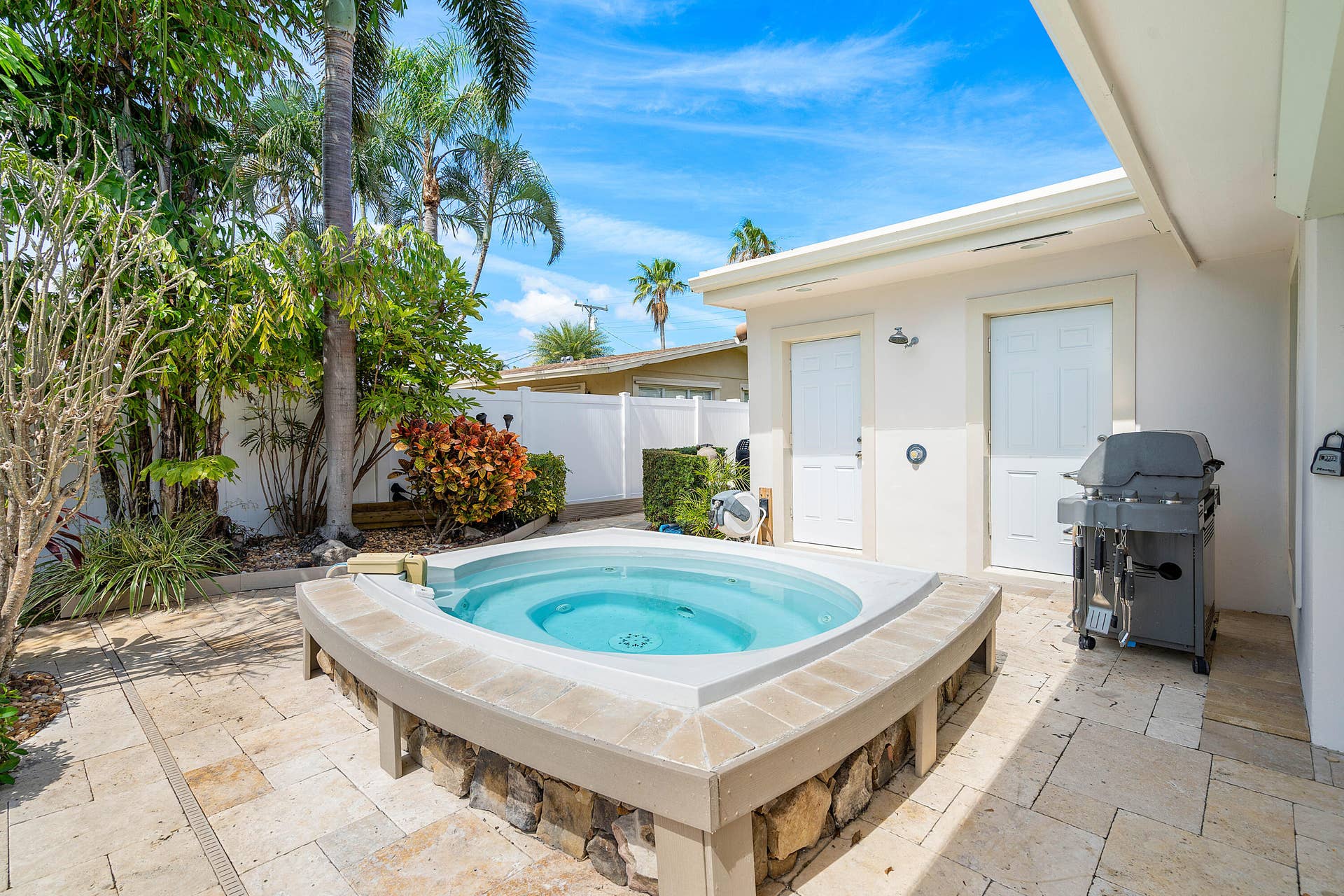 2330 NE 48TH Street NE, Lighthouse Point, Lighthouse Point, FL 33064 spa