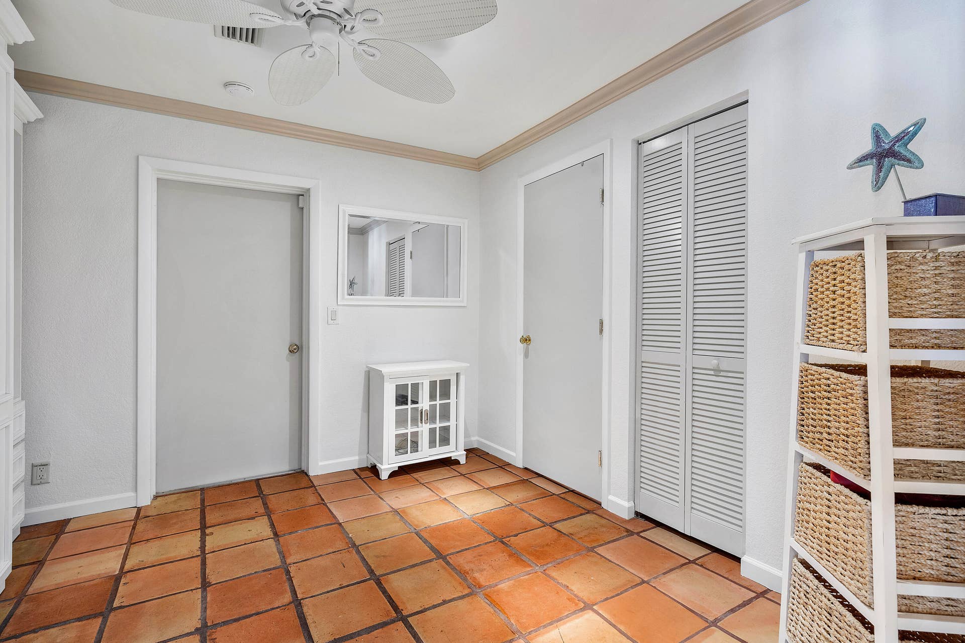 2330 NE 48TH Street NE, Lighthouse Point, Lighthouse Point, FL 33064 guest murphy bed room