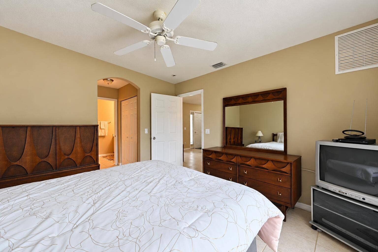 326 SE STARFISH Avenue, Port St Lucie, FL 34983 5D1F7CF8-E9F7-4745-BE46-6C4B1973DC63