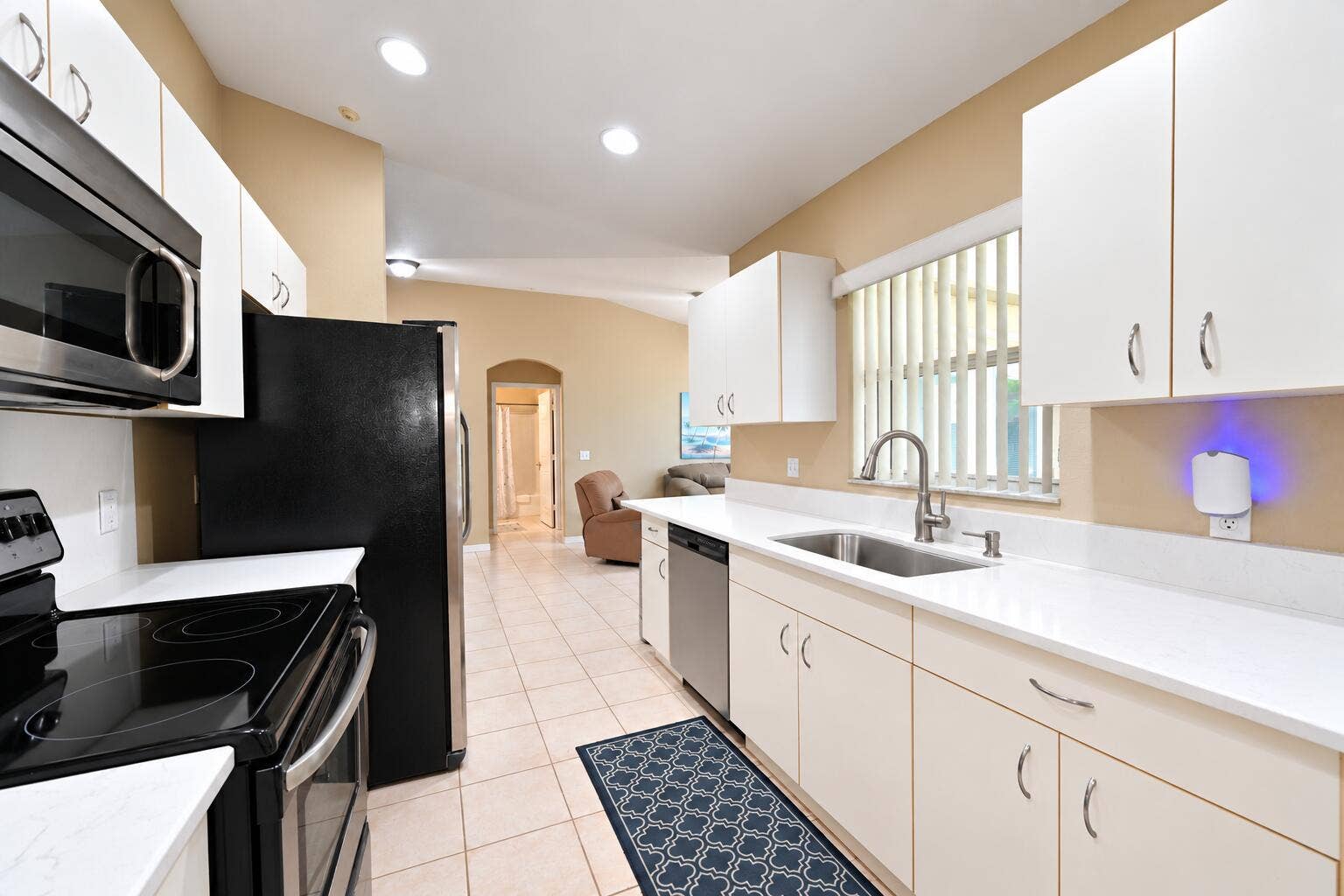 326 SE STARFISH Avenue, Port St Lucie, FL 34983 Kitchen