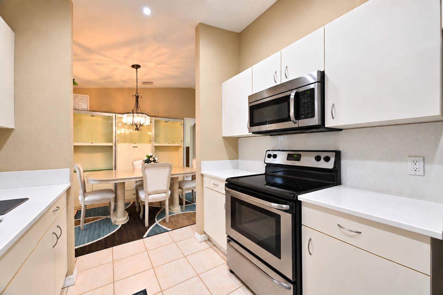 326 SE STARFISH Avenue, Port St Lucie, FL 34983 Kitchen