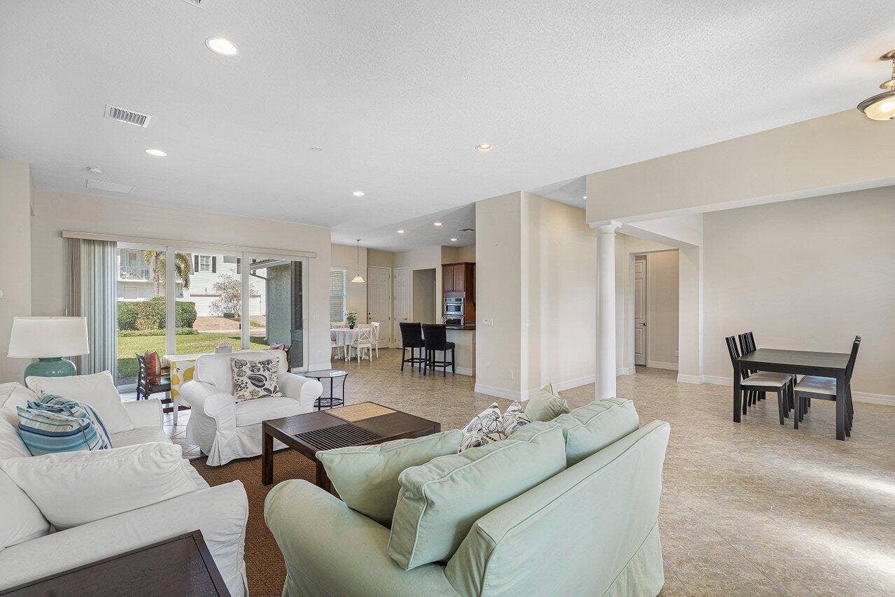 Living/Dining Room