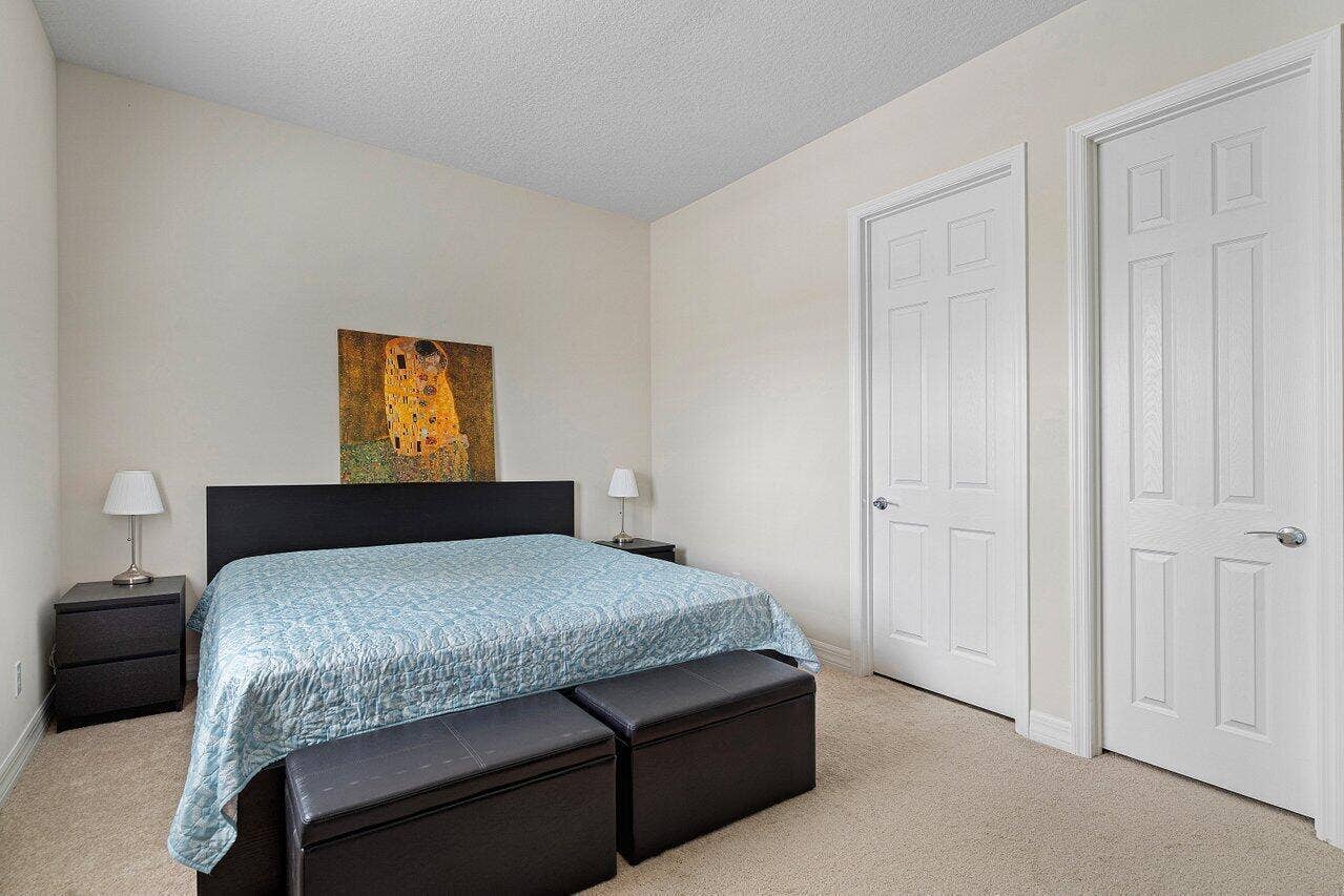 Perfect for Guest with private bathroom.