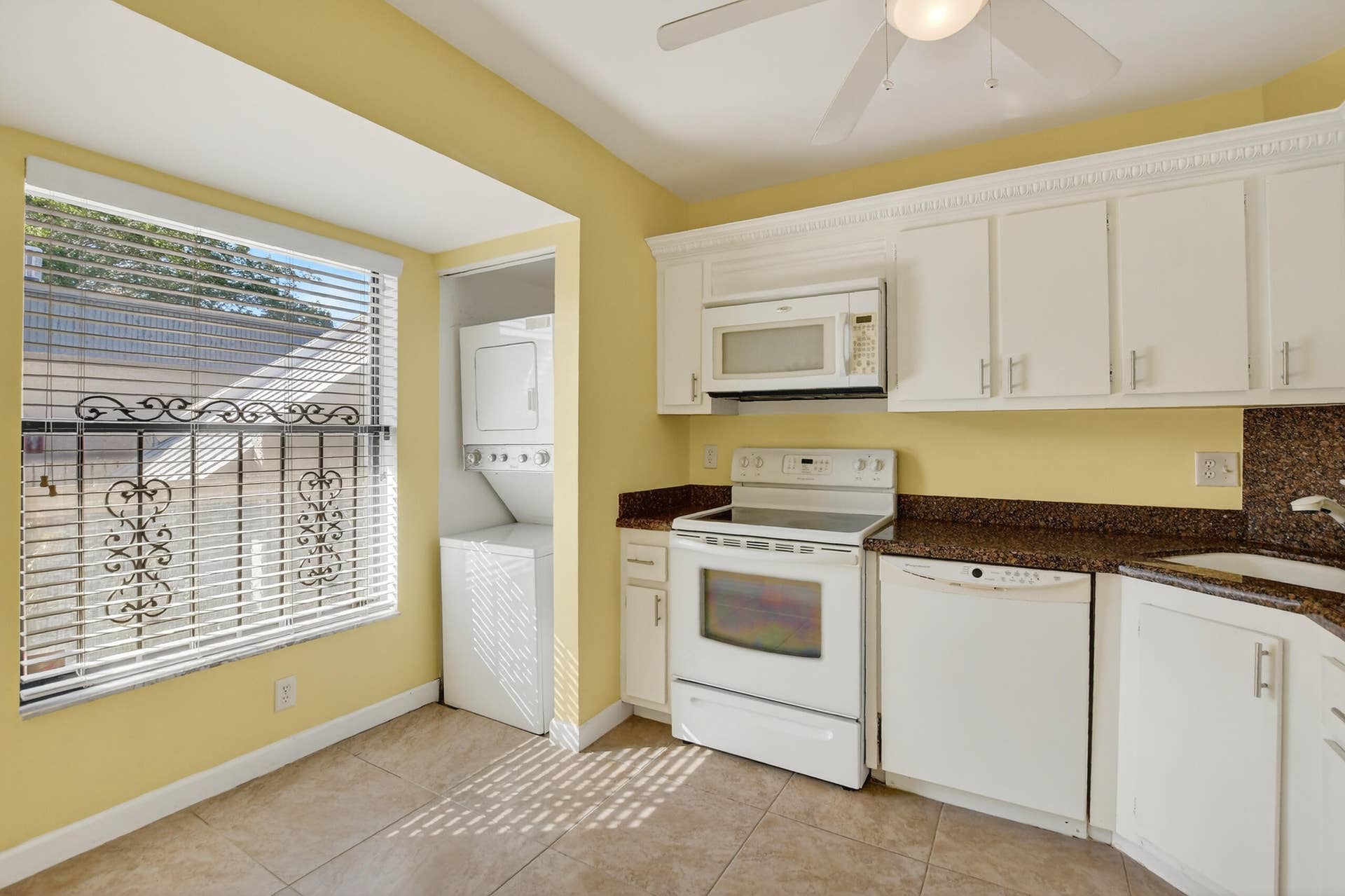 265 SE 10th Street, #11C, Deerfield Beach, FL 33441 13-print-DSC_5721