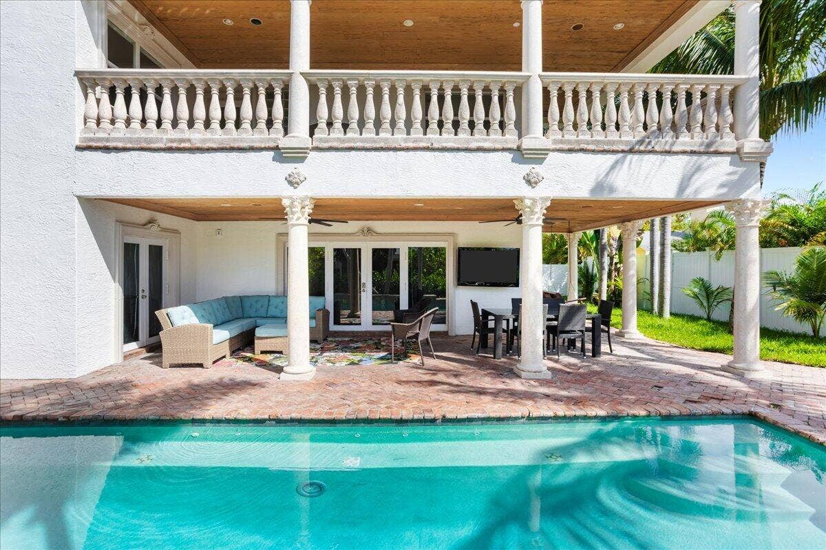 10.7-POOL north view
