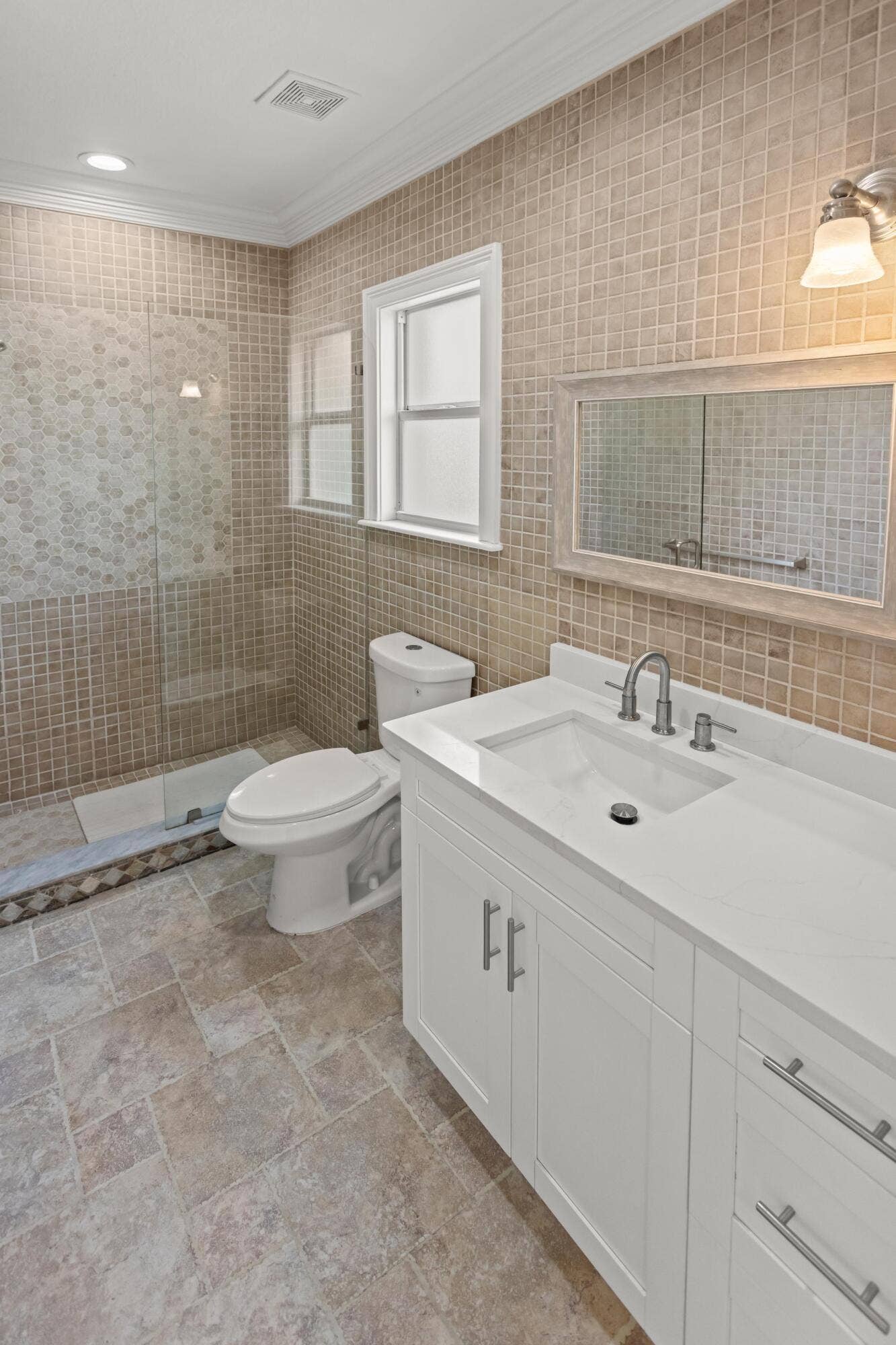 Guest Suite Bath RmD