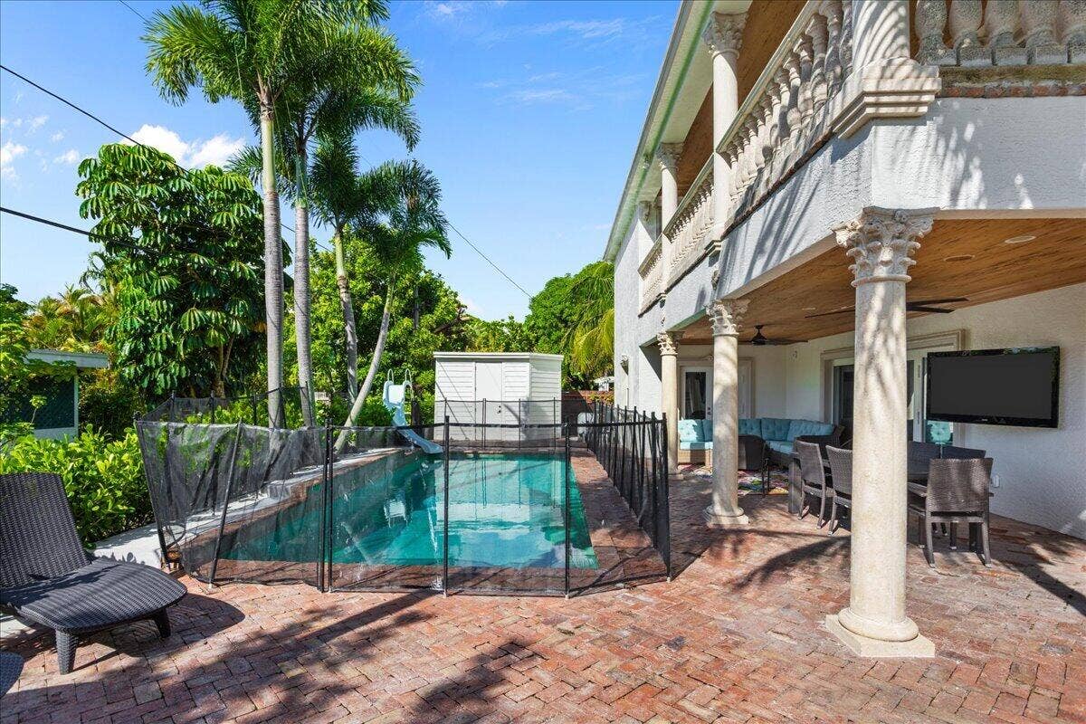 10.7-POOL southwest view fence