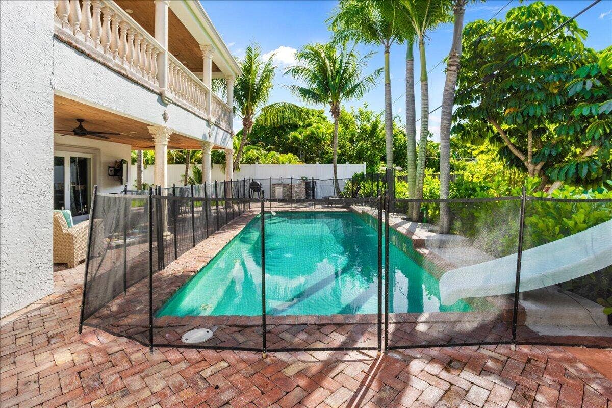 10.7-POOL east view fence
