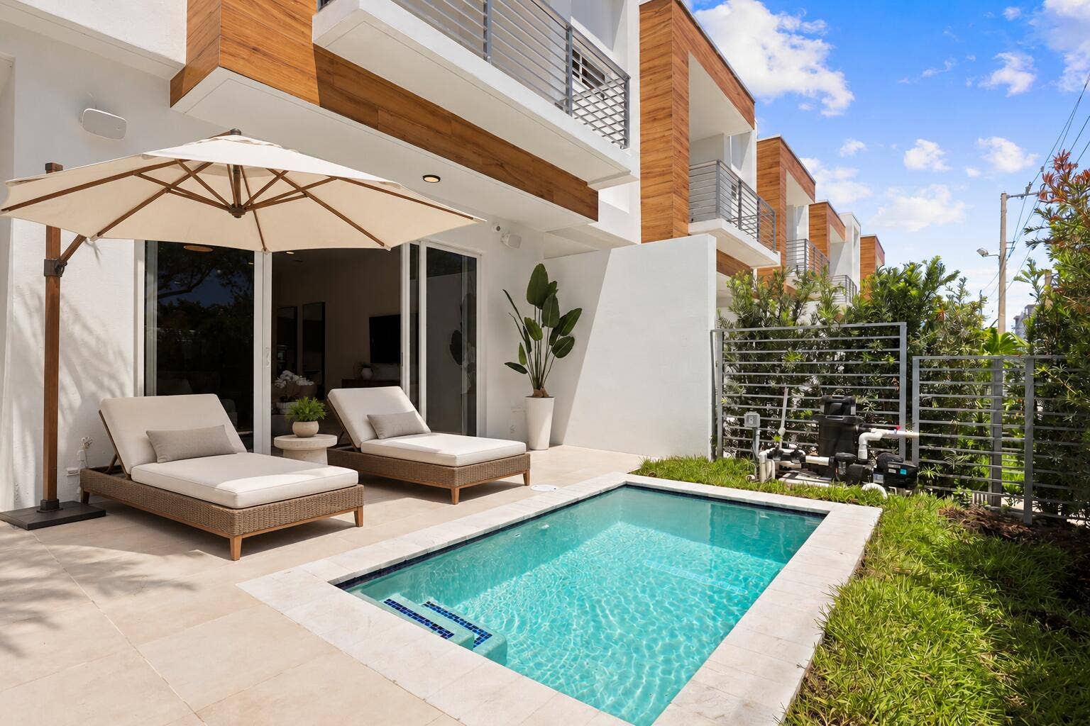 1807 NE 13 Street, #1807, Fort Lauderdale, FL 33304 AI Enhanced