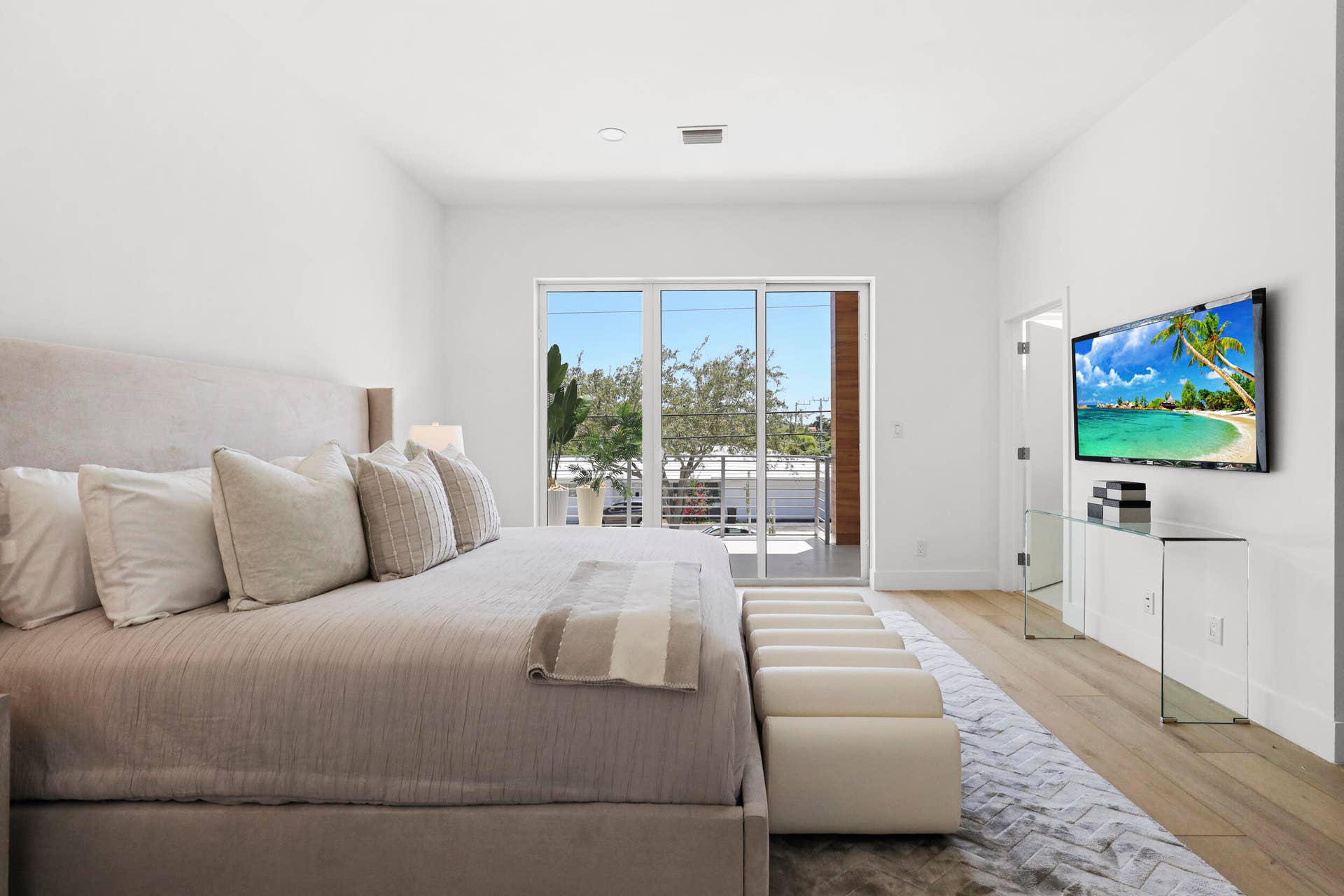 1807 NE 13 Street, #1807, Fort Lauderdale, FL 33304 24_1z3a1958