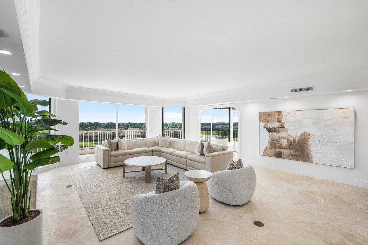 20320 FAIRWAY OAKS Drive, #372, Boca Raton, FL 33434 Living Room