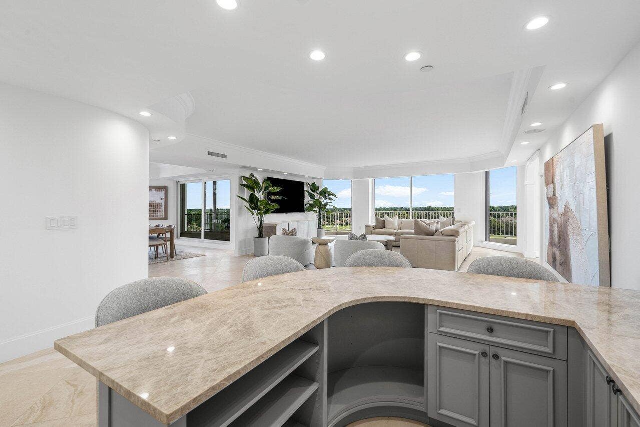 20320 FAIRWAY OAKS Drive, #372, Boca Raton, FL 33434 Bar View