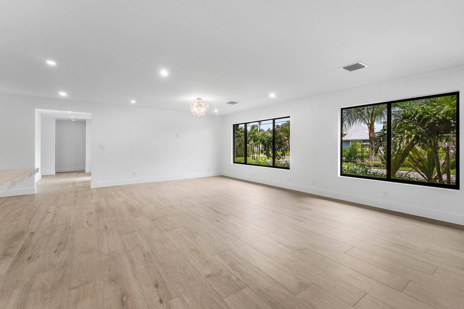 111 FAIRVIEW W, Tequesta, FL 33469 Living