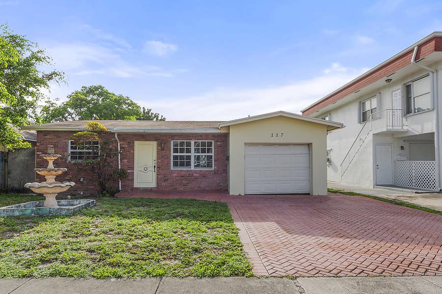 Property photo for 117 SW 4th Avenue, Hallandale Beach, FL