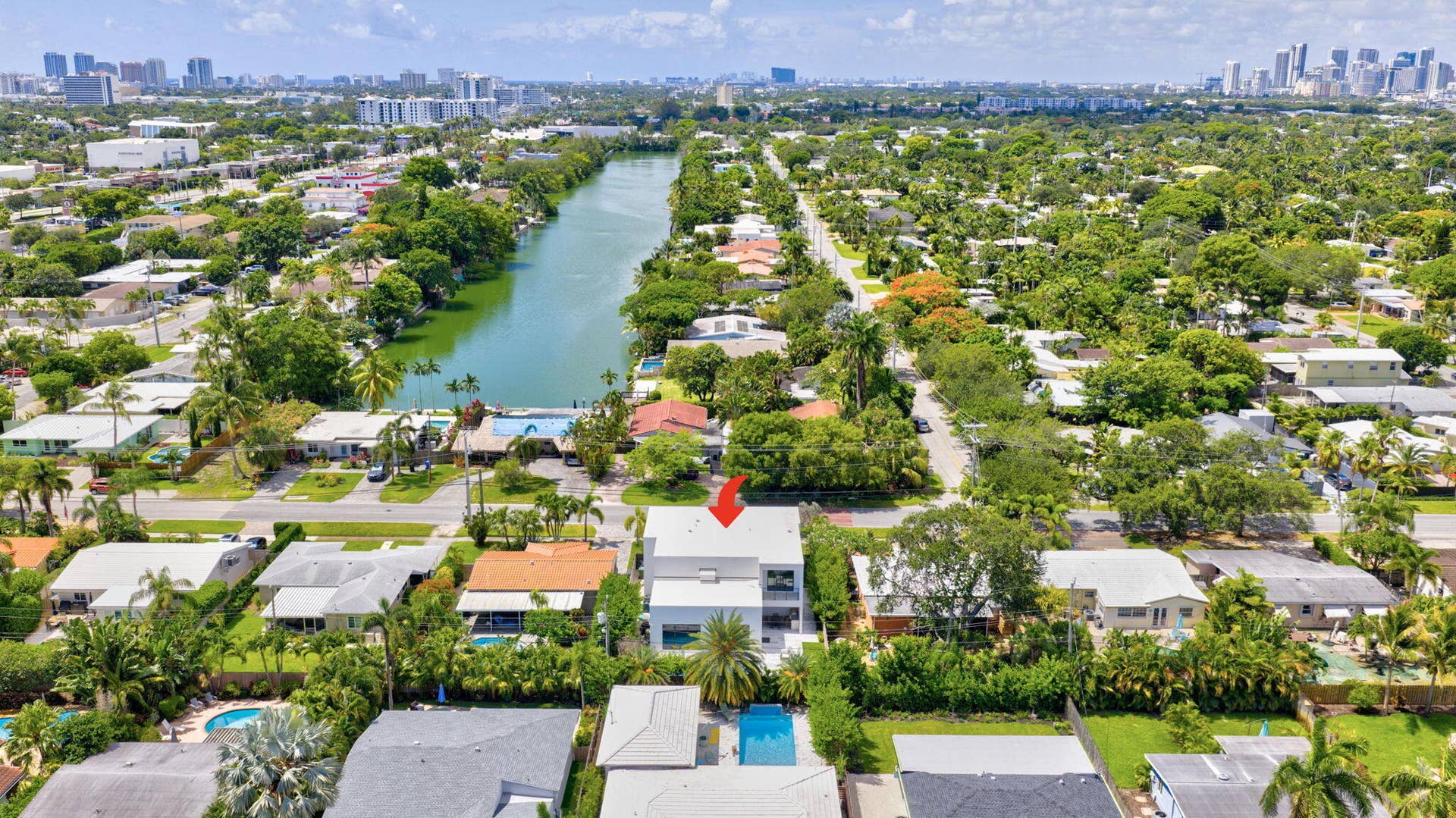 1807 NE 18th Street, Fort Lauderdale, FL 33305 50-web-or-mls-DJI_20250617112951_0628_D_