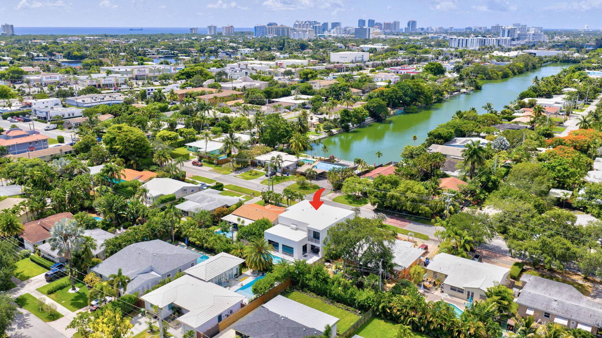 1807 NE 18th Street, Fort Lauderdale, FL 33305 55-web-or-mls-DJI_20250617112929_0622_D_