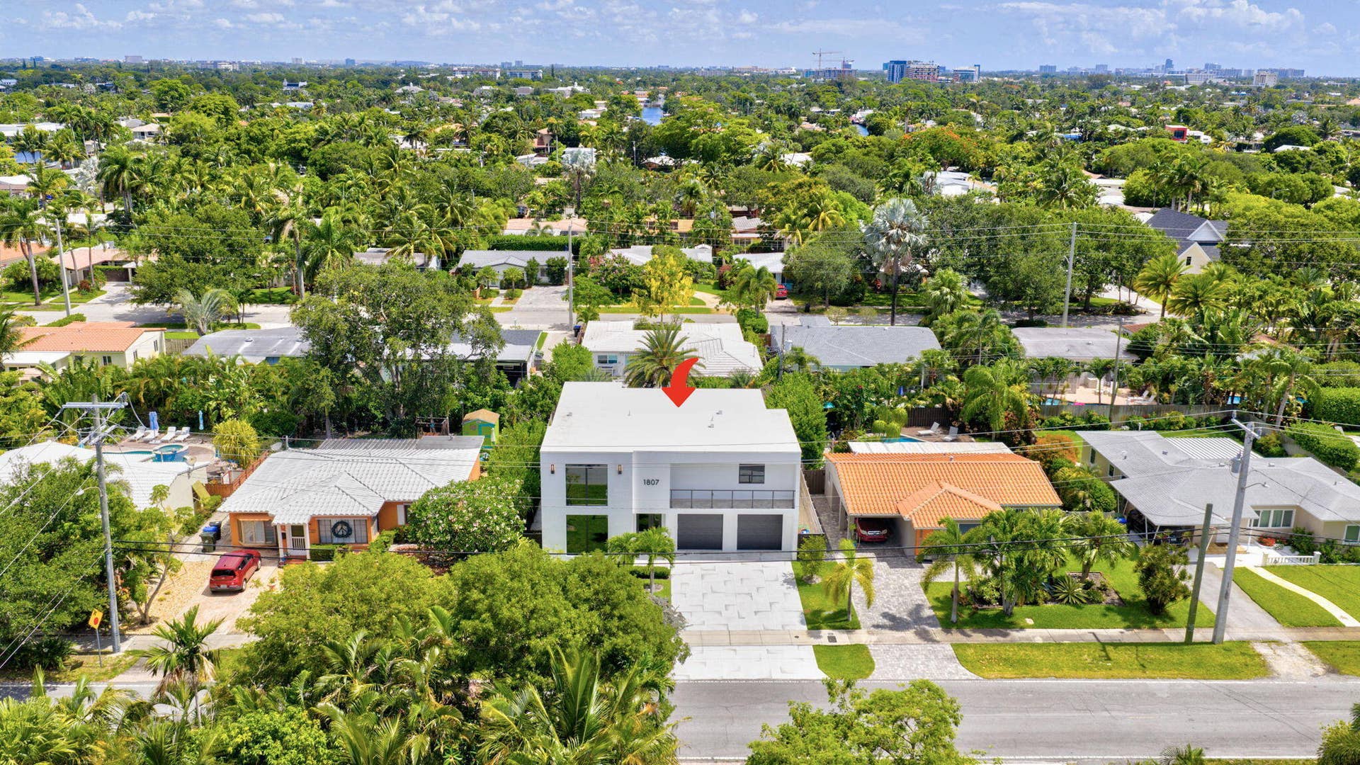 1807 NE 18th Street, Fort Lauderdale, FL 33305 46-web-or-mls-DJI_20250617112808_0607_D_