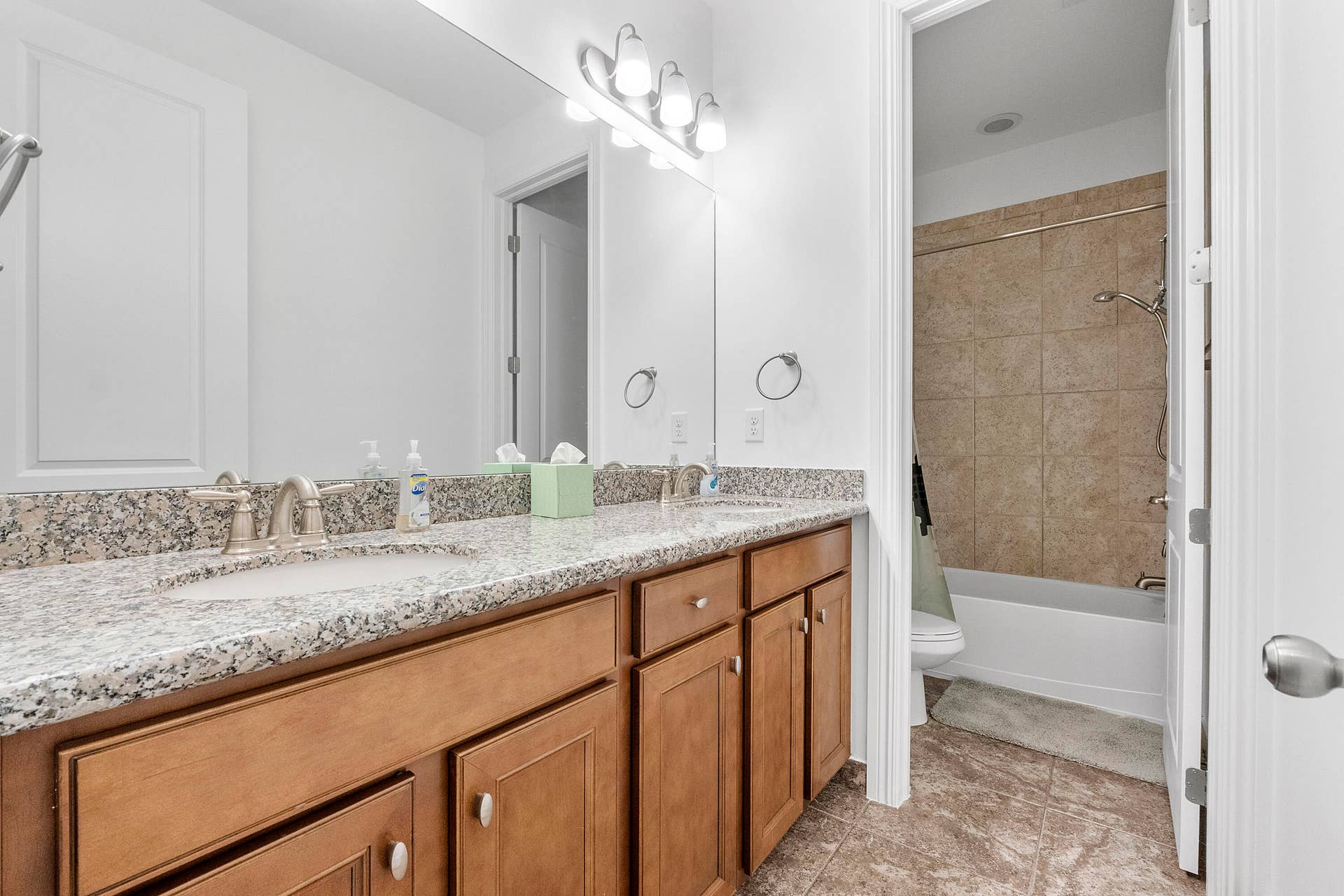 11425 WATERCREST Circle E, Parkland, FL 33076 #26 Bath