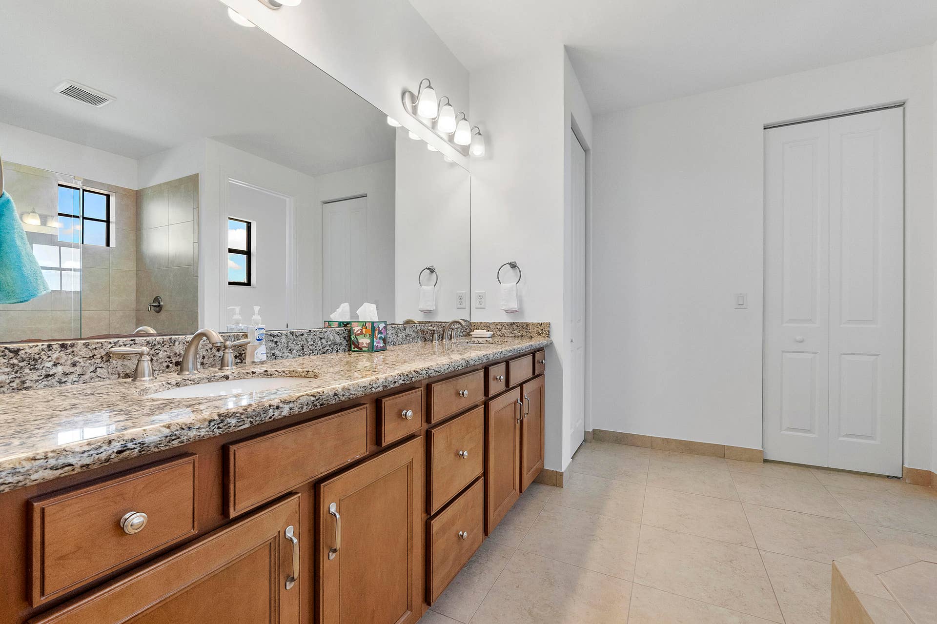 11425 WATERCREST Circle E, Parkland, FL 33076 #22 Primary Bath