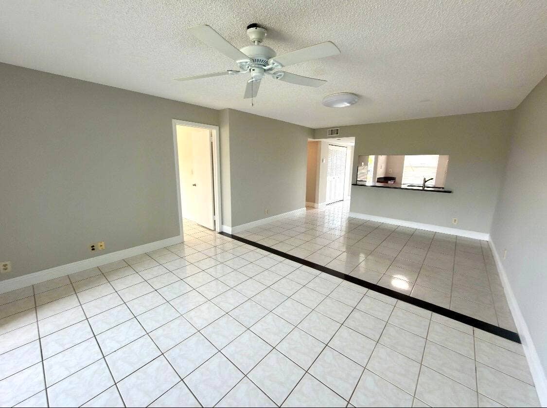 9272 SW 3rd Street, #414, Boca Raton, FL 33428 IMG_1893