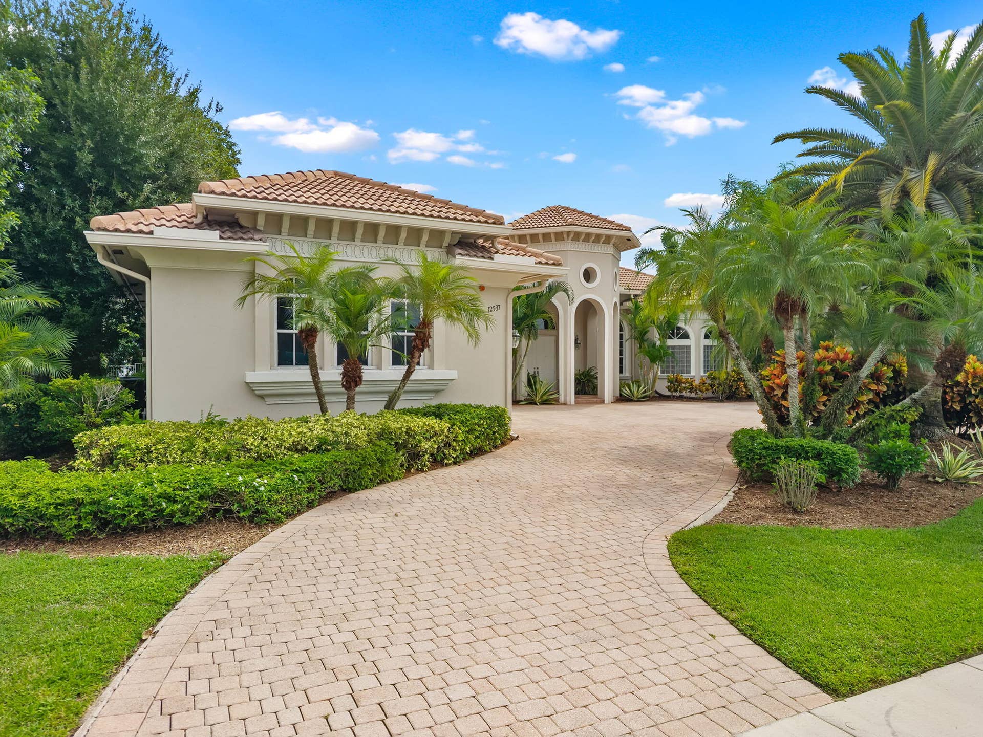 12537 Equine Lane, Wellington, FL 33414 14-web-or-mls-DJI_20261001001538_0065_D