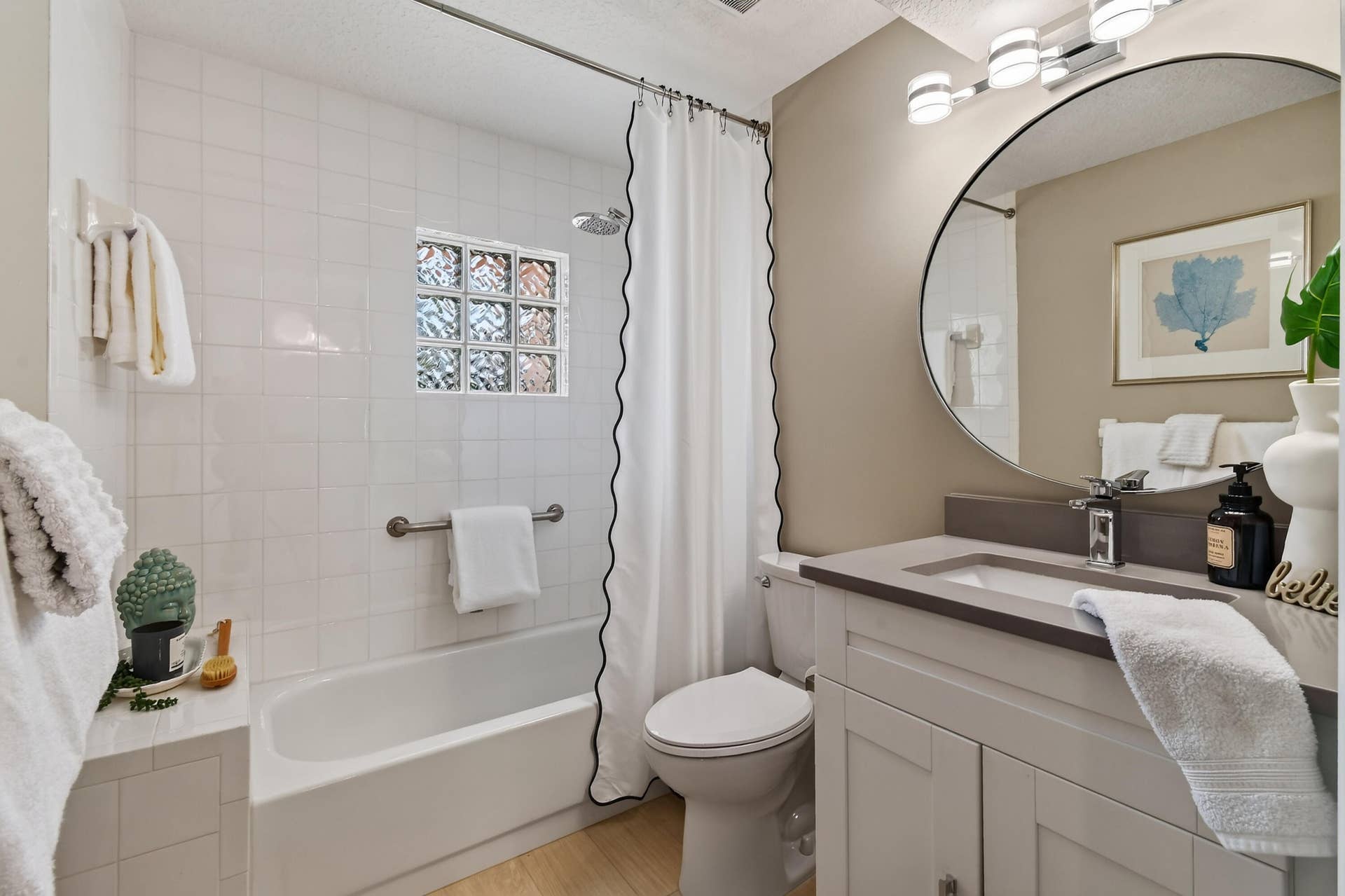 701 MUIRFIELD Court, #701E, Jupiter, FL 33458 Guest Bathroom