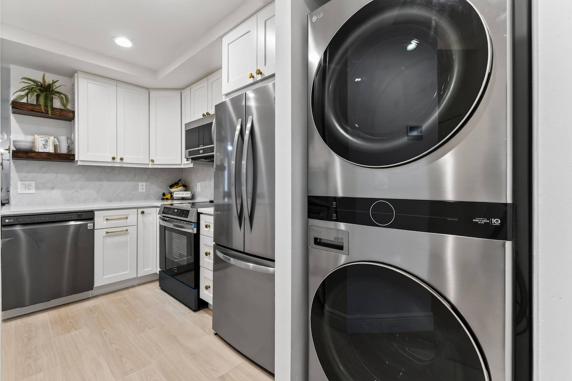 701 MUIRFIELD Court, #701E, Jupiter, FL 33458 Washer/Dryer