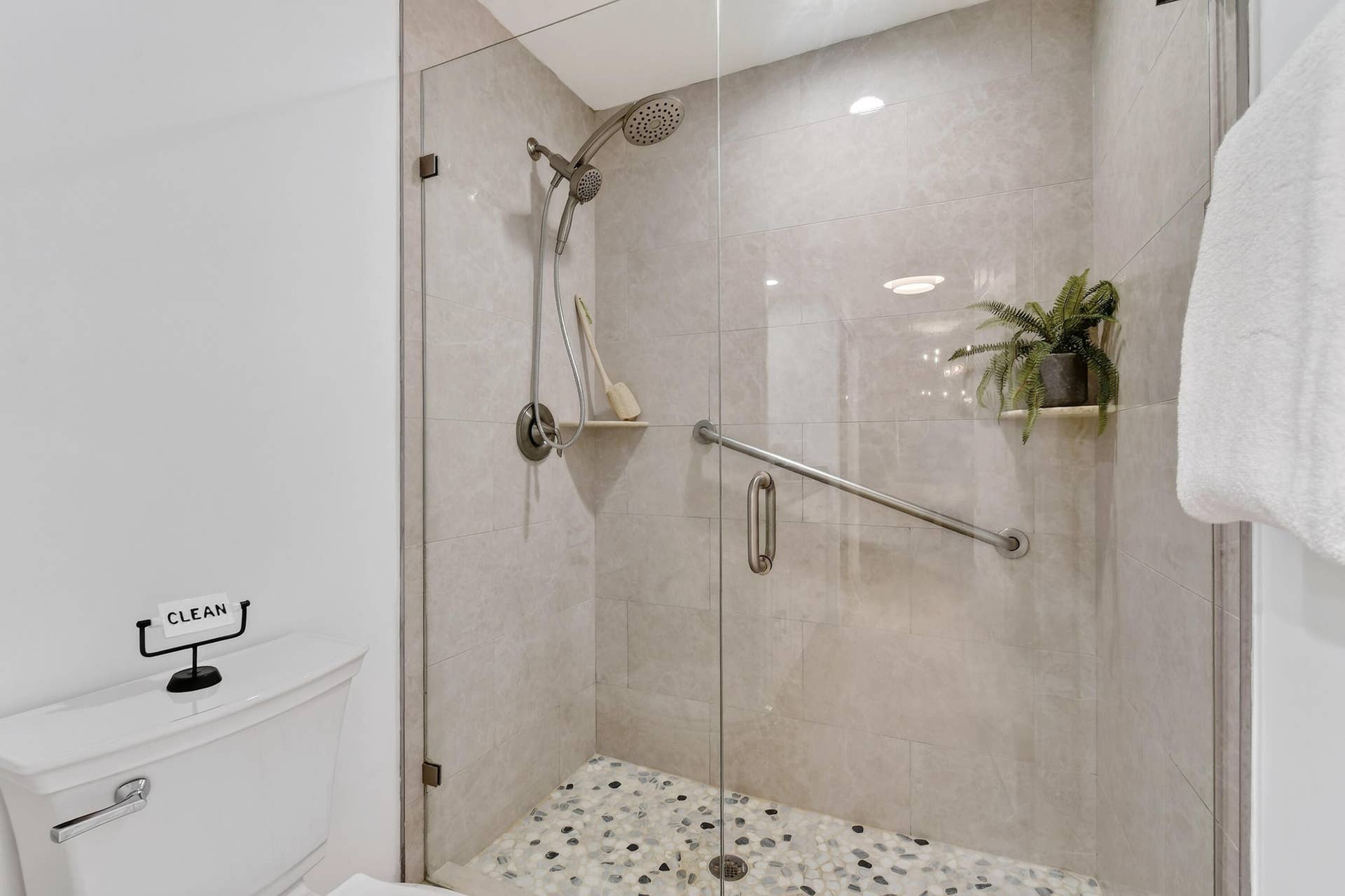 701 MUIRFIELD Court, #701E, Jupiter, FL 33458 Primary Ensuite
