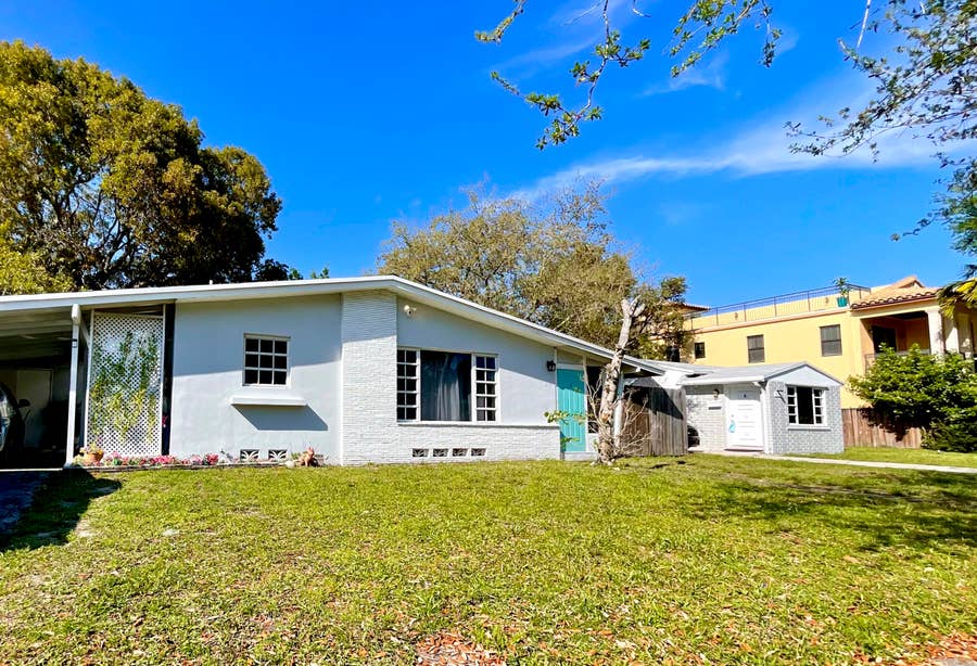 Property photo for 513 SW 17th Street, Fort Lauderdale, FL