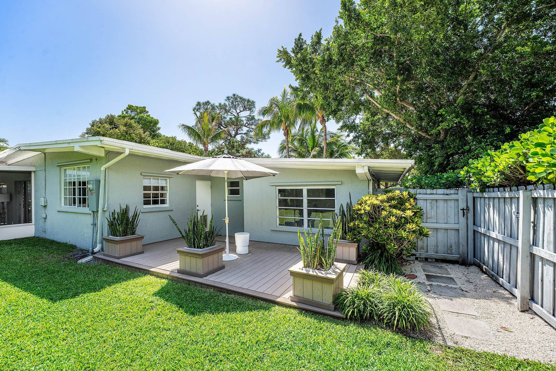 063-233LakeTerrace-DelrayBeach-FL-33444-