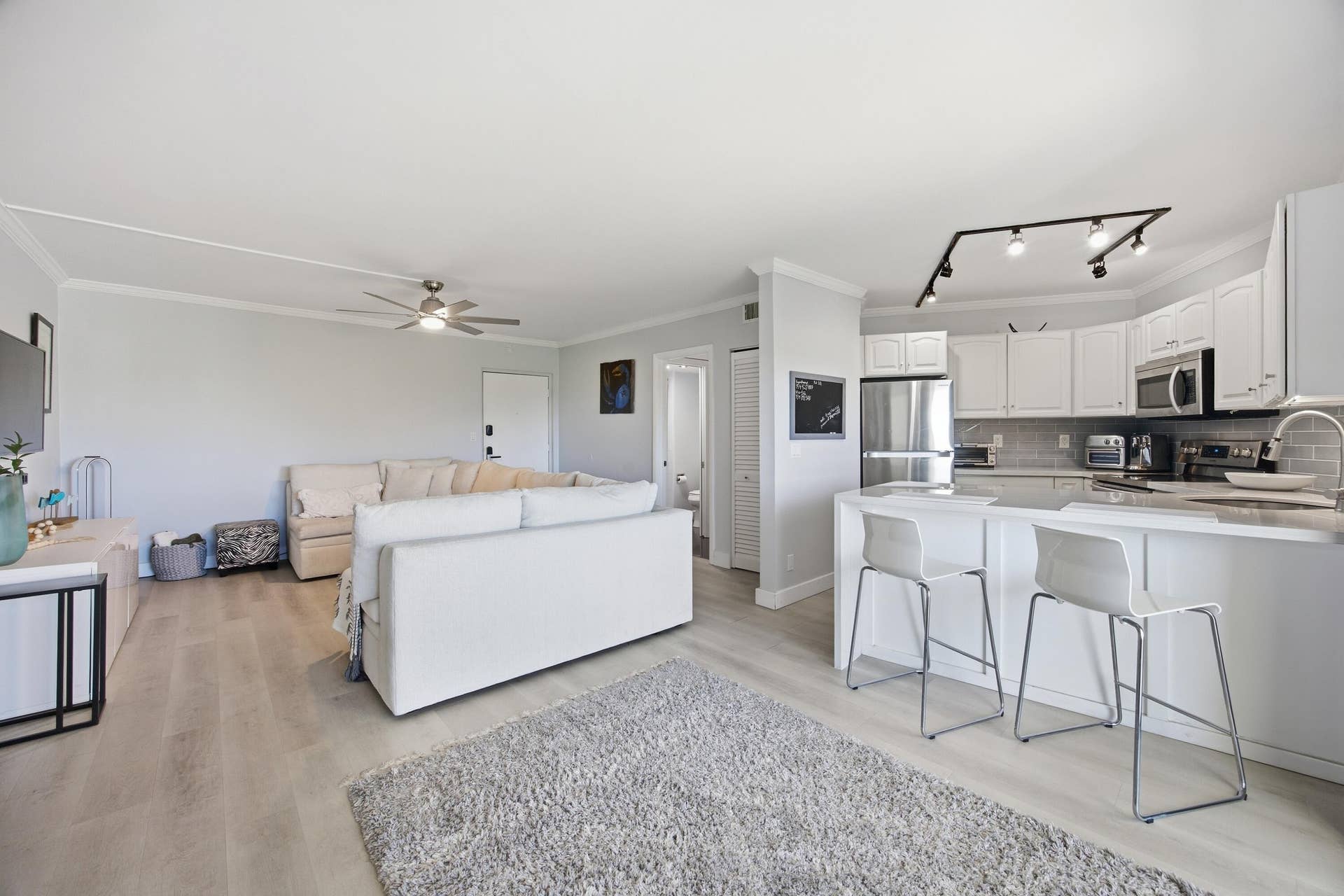 900 RIVER REACH Drive, #517, Fort Lauderdale, FL 33315 15-IMG_2104