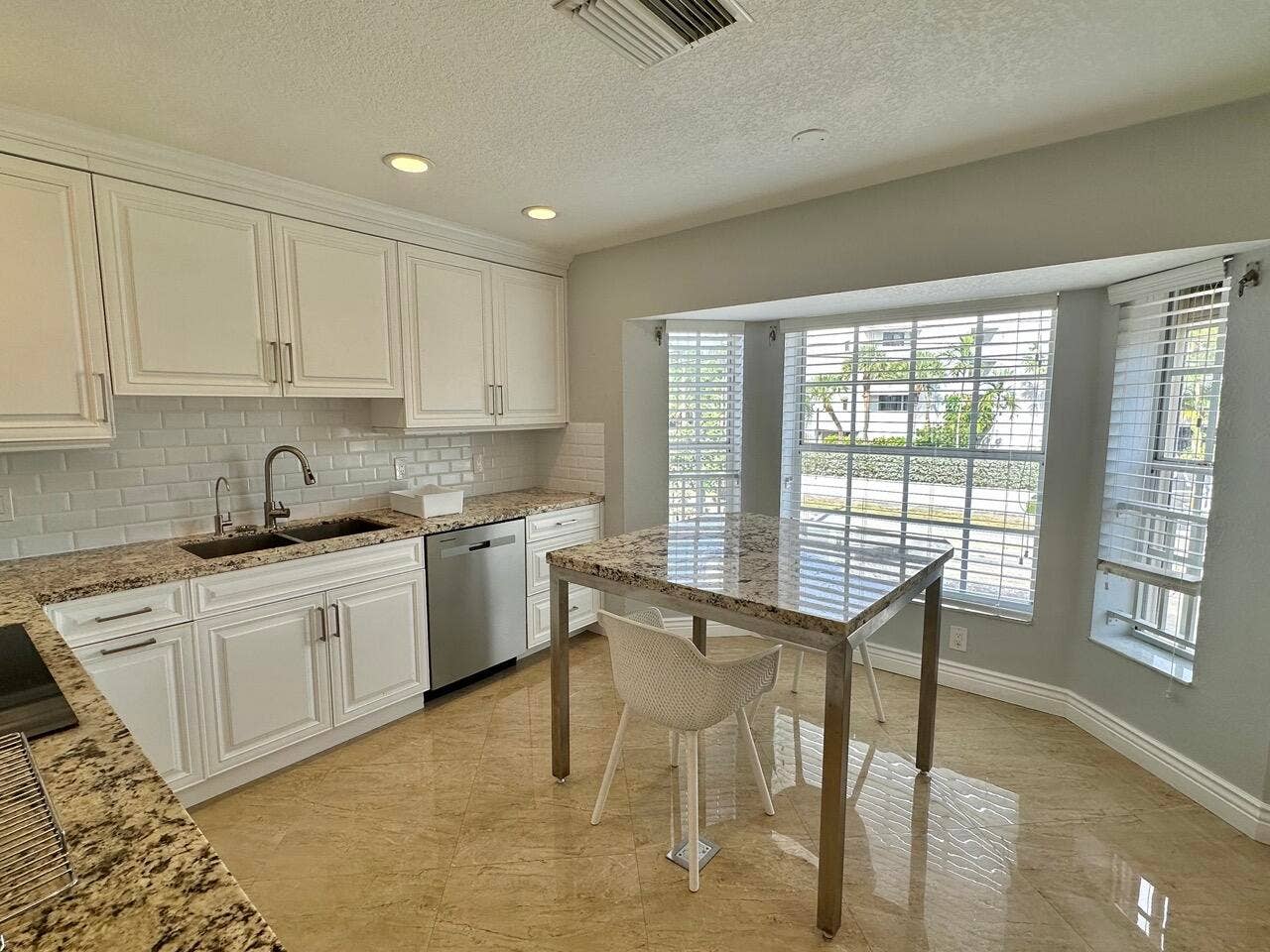 4230 N OCEAN Drive, Hollywood, FL 33019 IMG_7658 Large