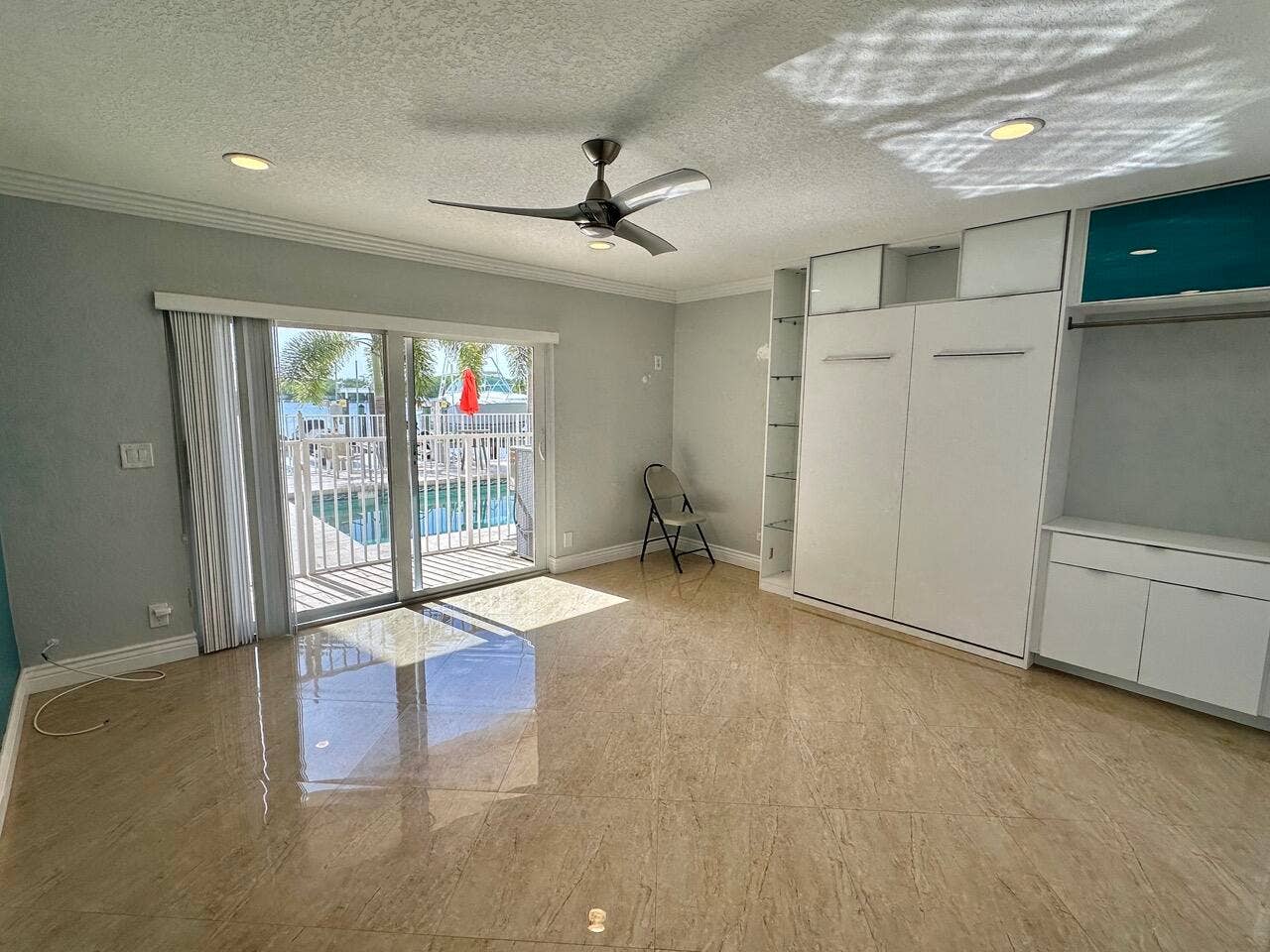 4230 N OCEAN Drive, Hollywood, FL 33019 1st floor