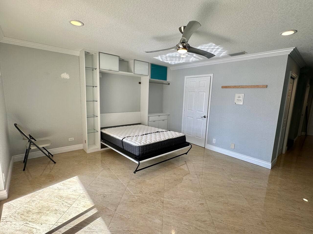 4230 N OCEAN Drive, Hollywood, FL 33019 1st floor-Murphy bed