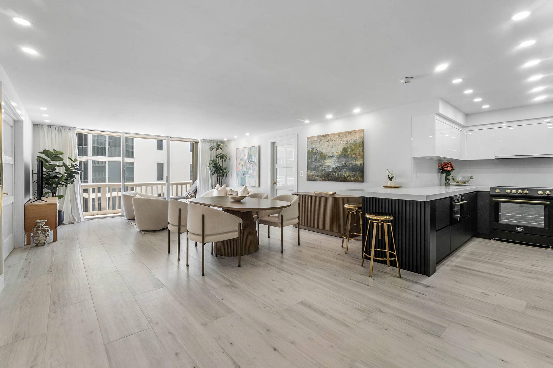 3570 S OCEAN Boulevard, #609, South Palm Beach, South Palm Beach, FL 33480 Dining