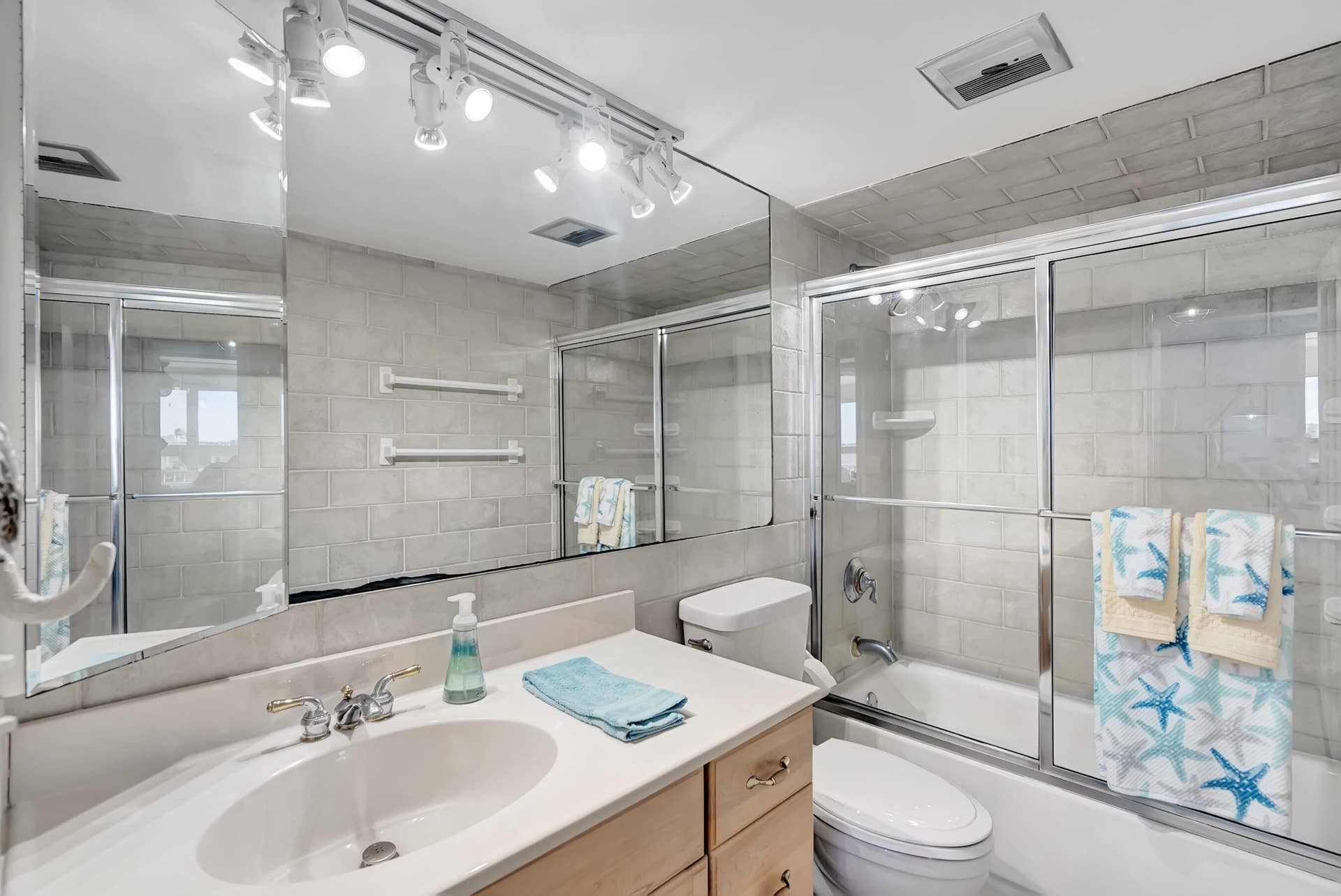 100 Paradise Harbour Boulevard, #408, North Palm Beach, North Palm Beach, FL 33408 DSC08299