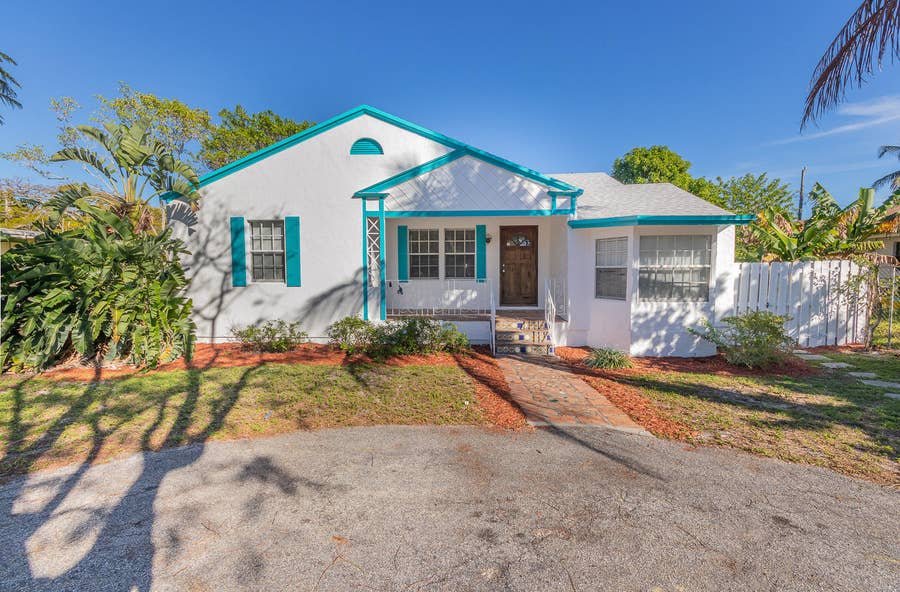 Property photo for 823 SE 3rd Avenue, Delray Beach, FL