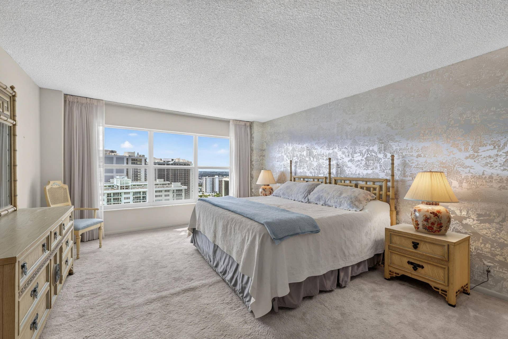 3500 GALT OCEAN Drive, #2703, Fort Lauderdale, FL 33308 Master bedroom