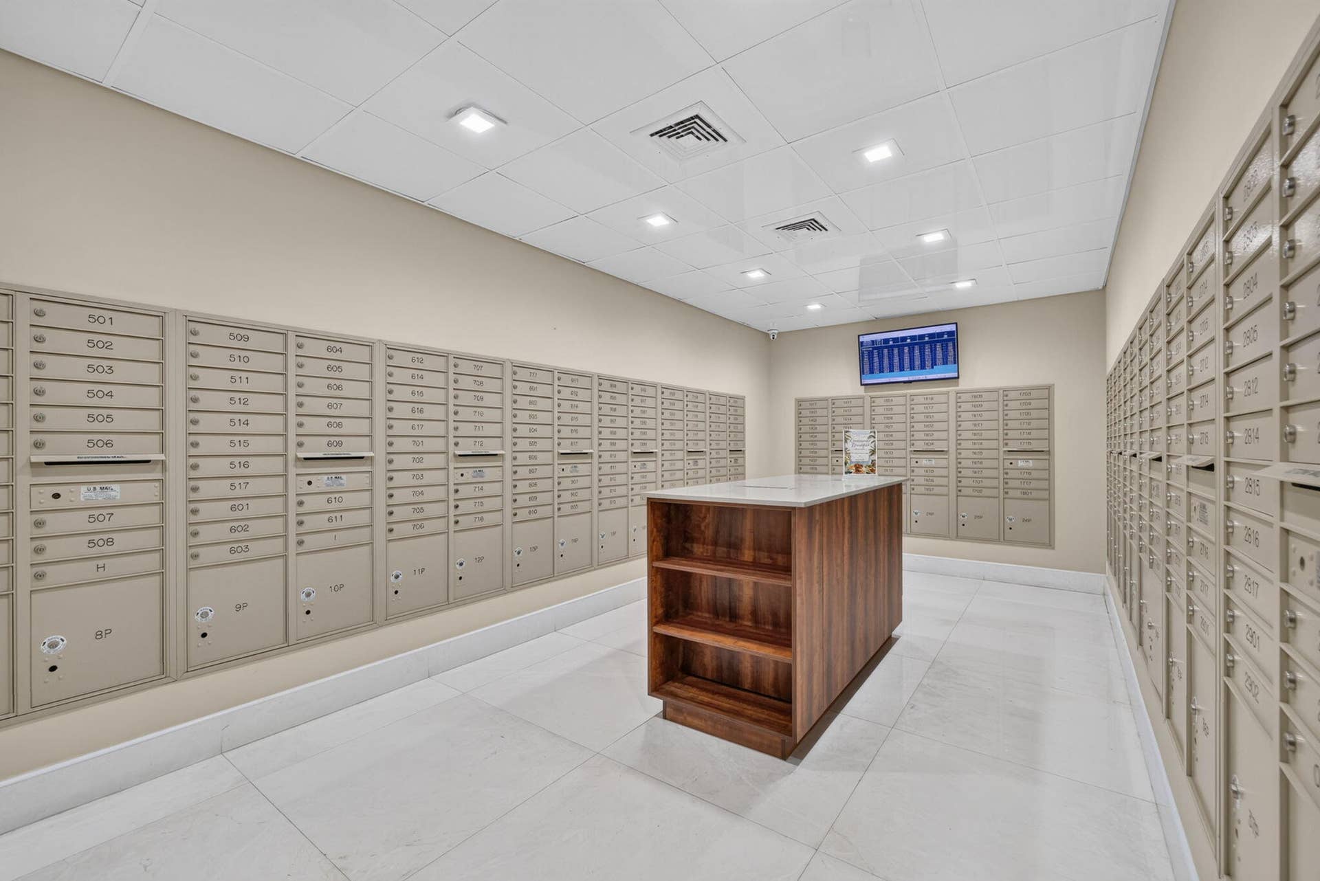 3500 GALT OCEAN Drive, #2703, Fort Lauderdale, FL 33308 Mail room